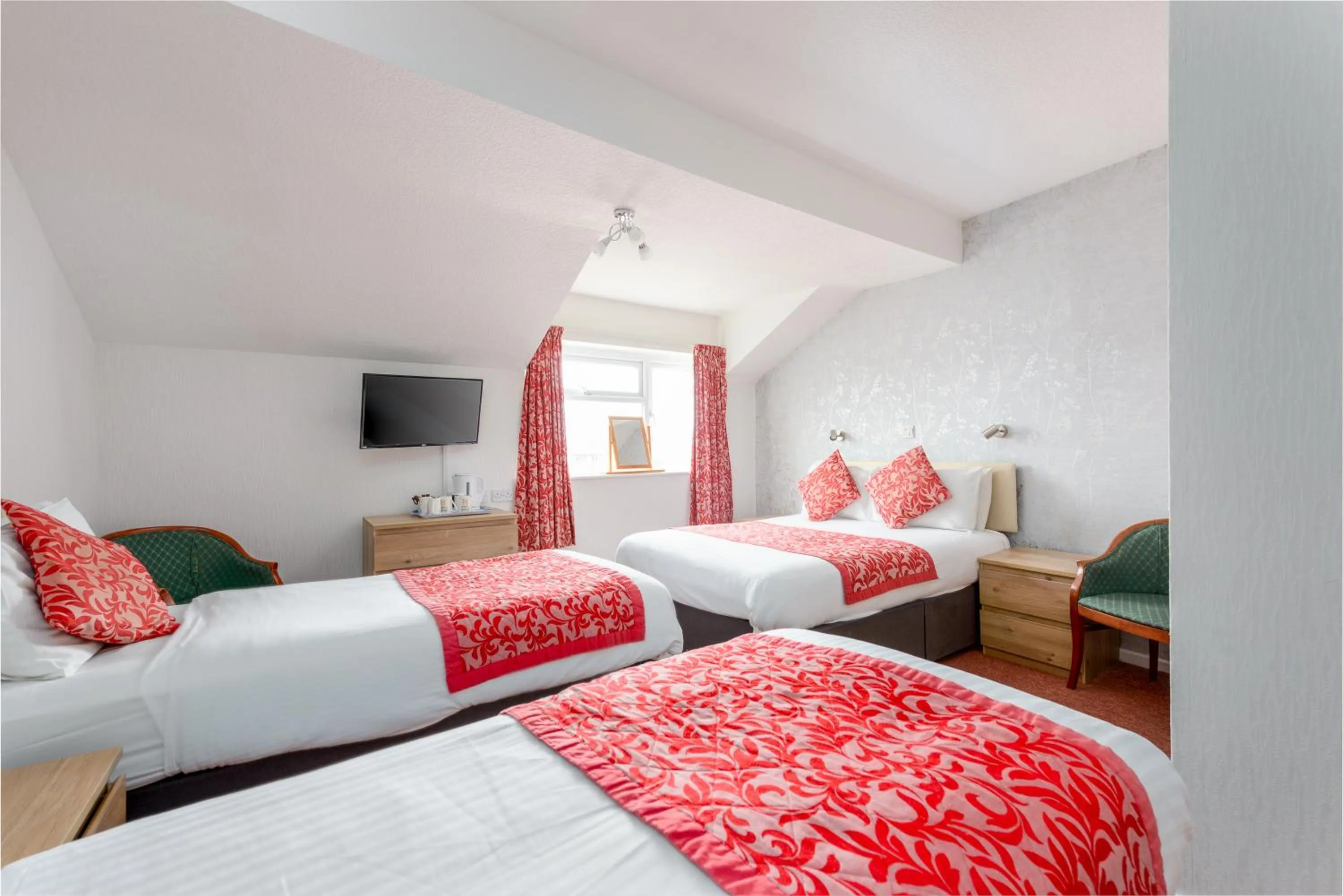 Bed in Somerset Hotel