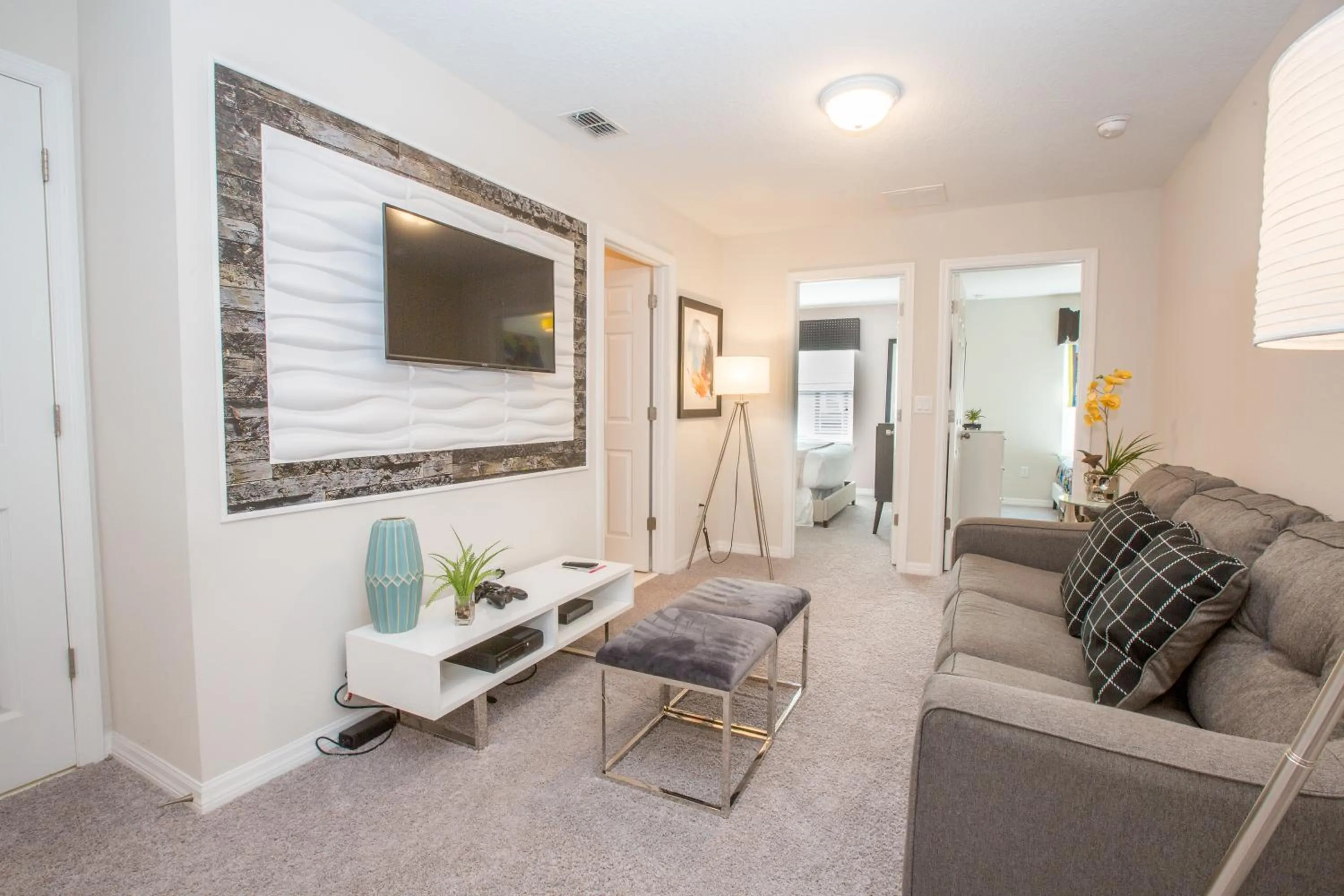 Beautiful Furnished Townhome w Private Pool