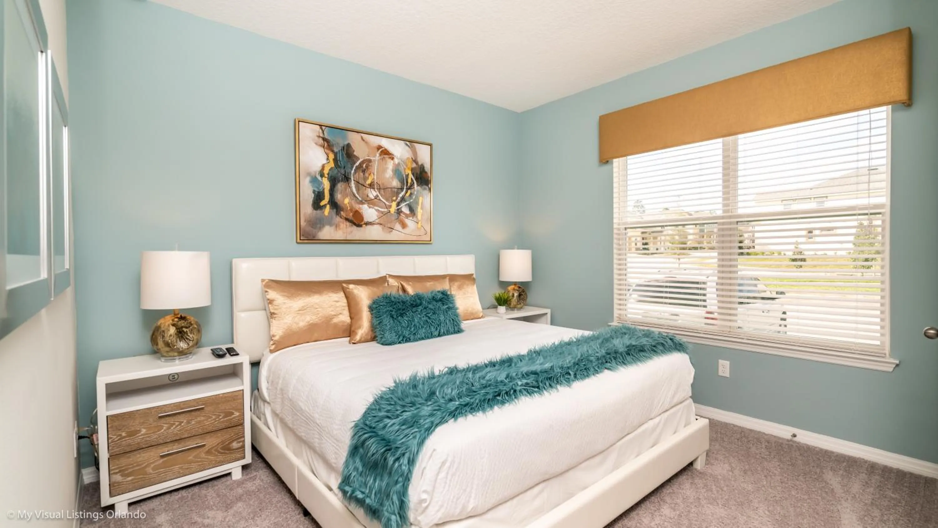 Bed in Beautiful Furnished Townhome w Private Pool