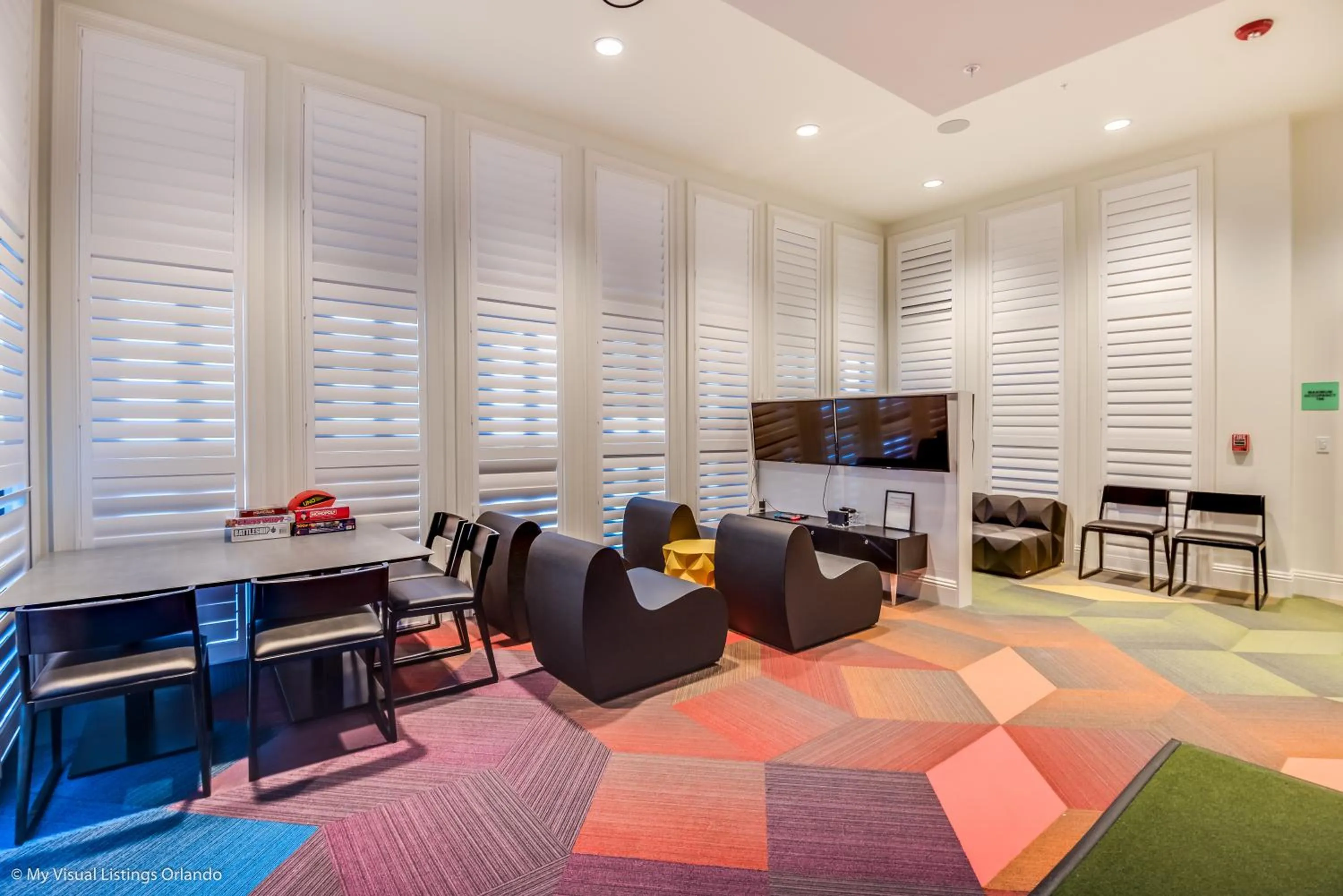 Beautiful Furnished Townhome w Private Pool