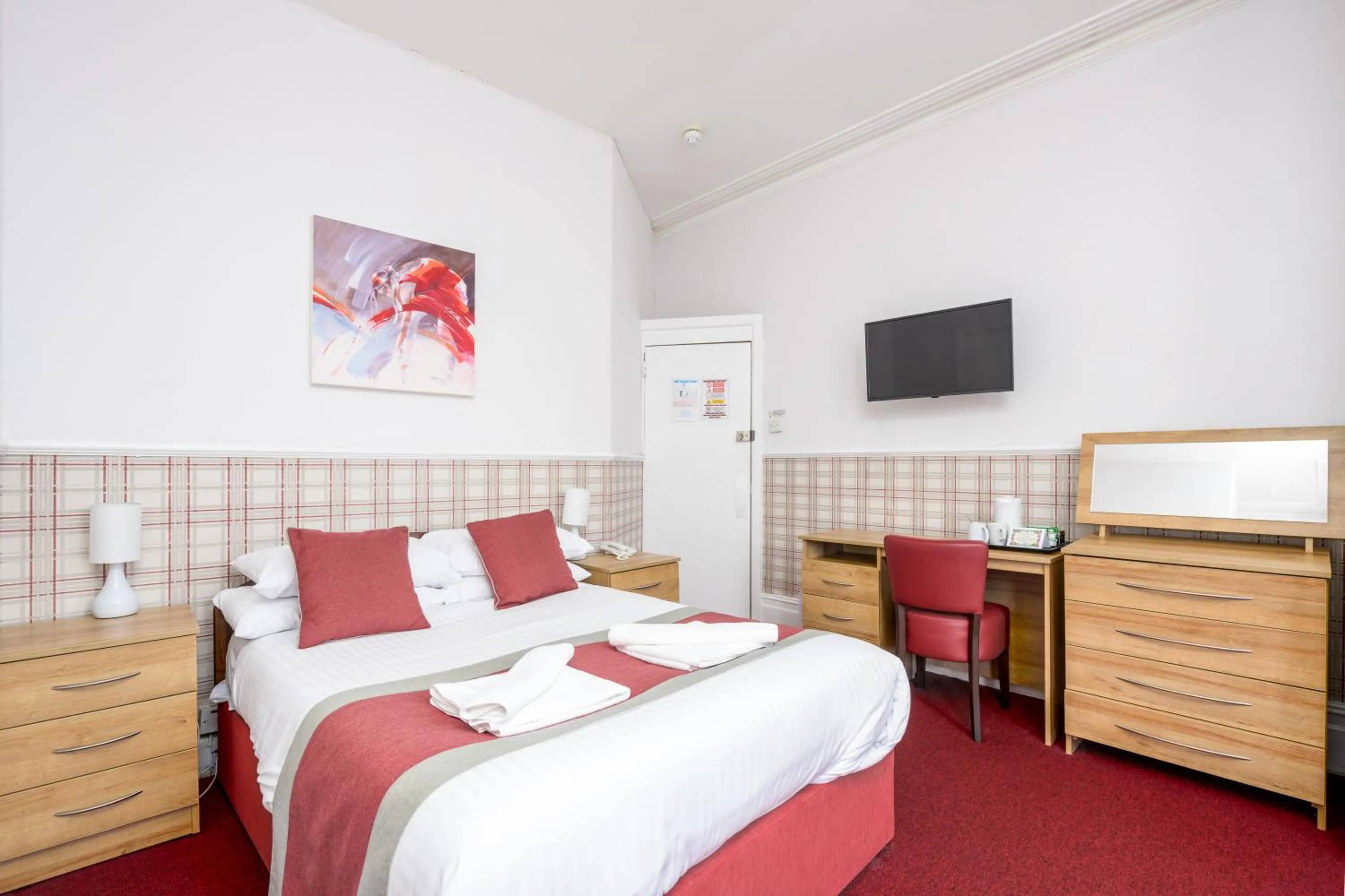 Bedroom, Bed in Bournemouth Sands Hotel