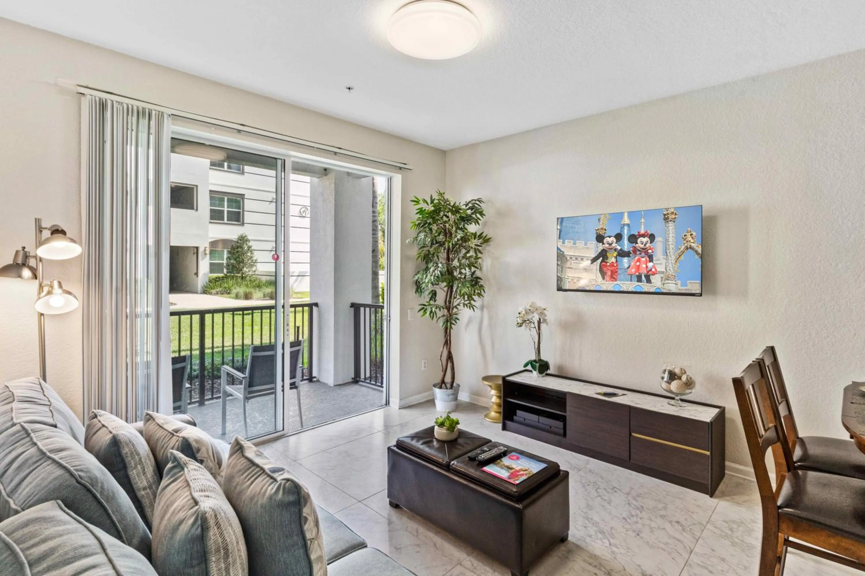 First floor Vista Cay Condo wFREE Resort Access