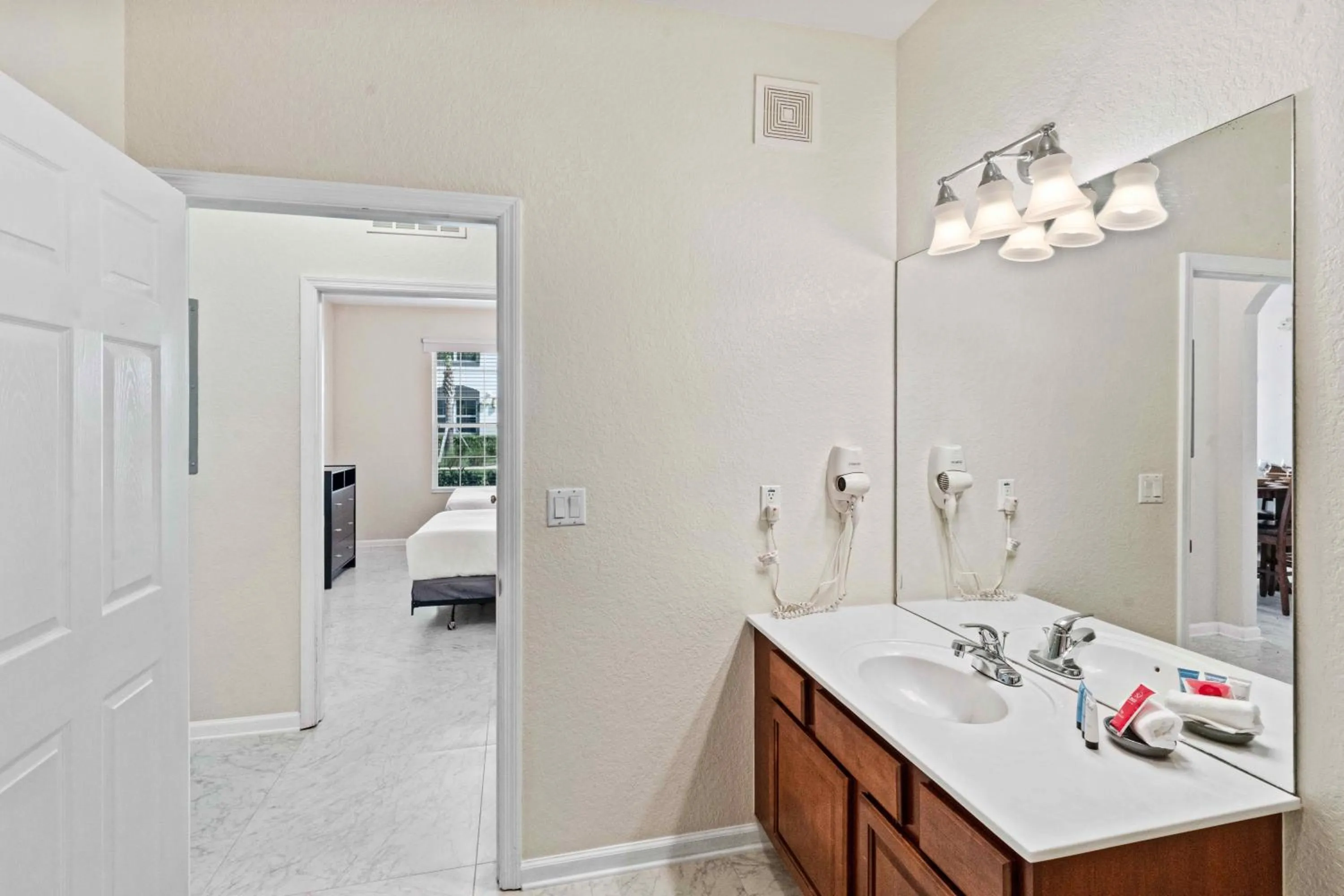 Bed in First floor Vista Cay Condo wFREE Resort Access