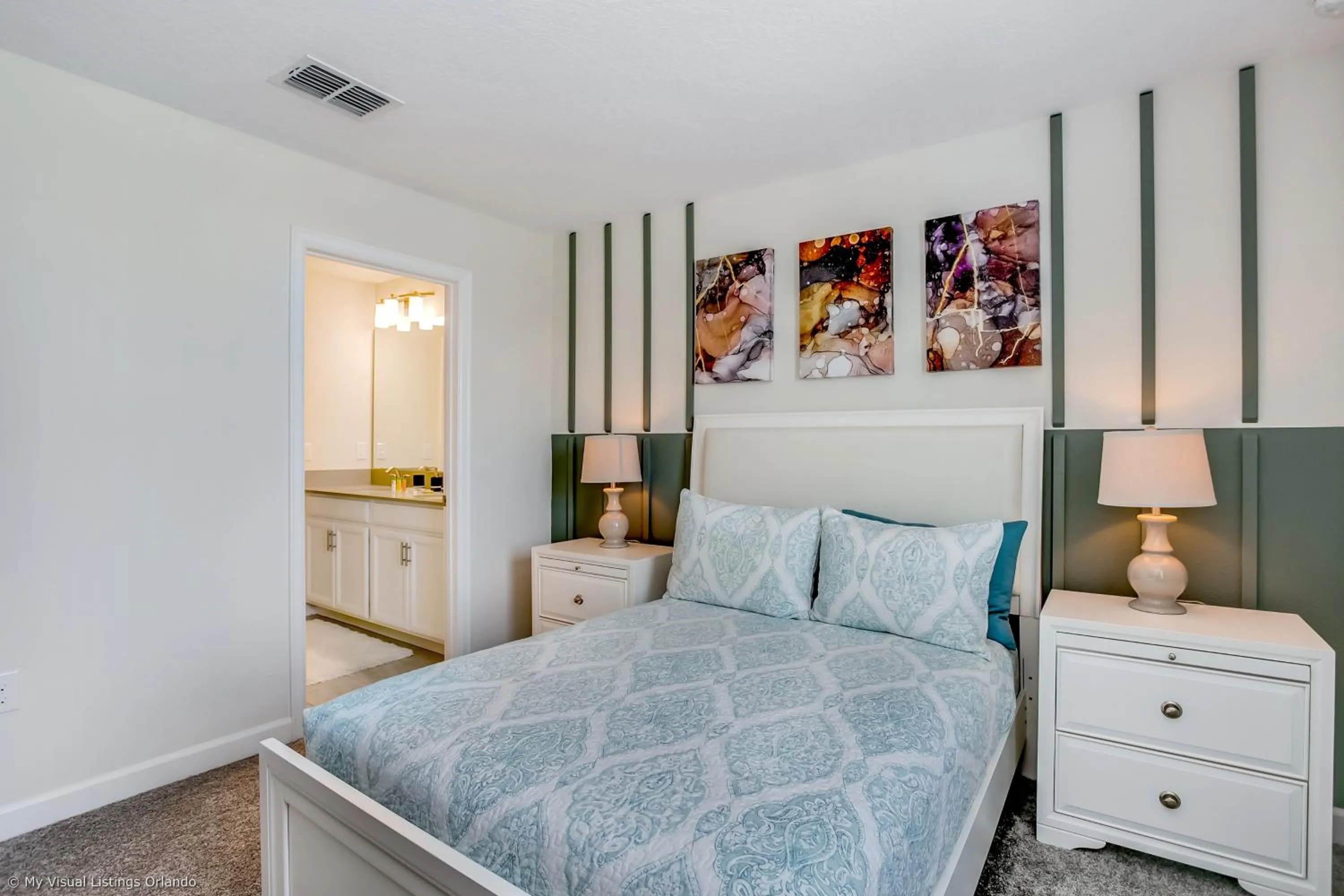 Bed in Contemporary Home w Private Pool& Spa