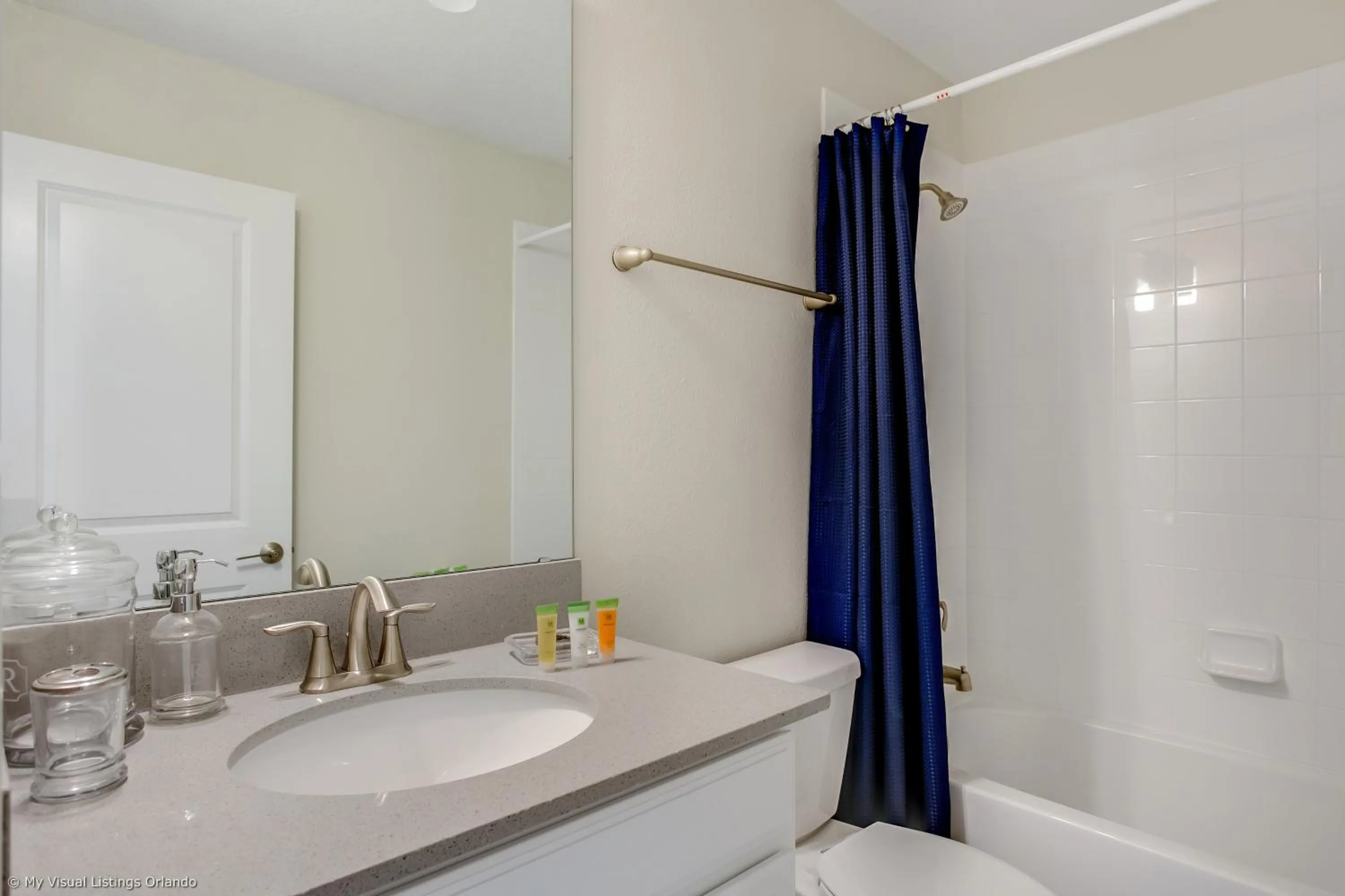 Contemporary Home w Private Pool& Spa