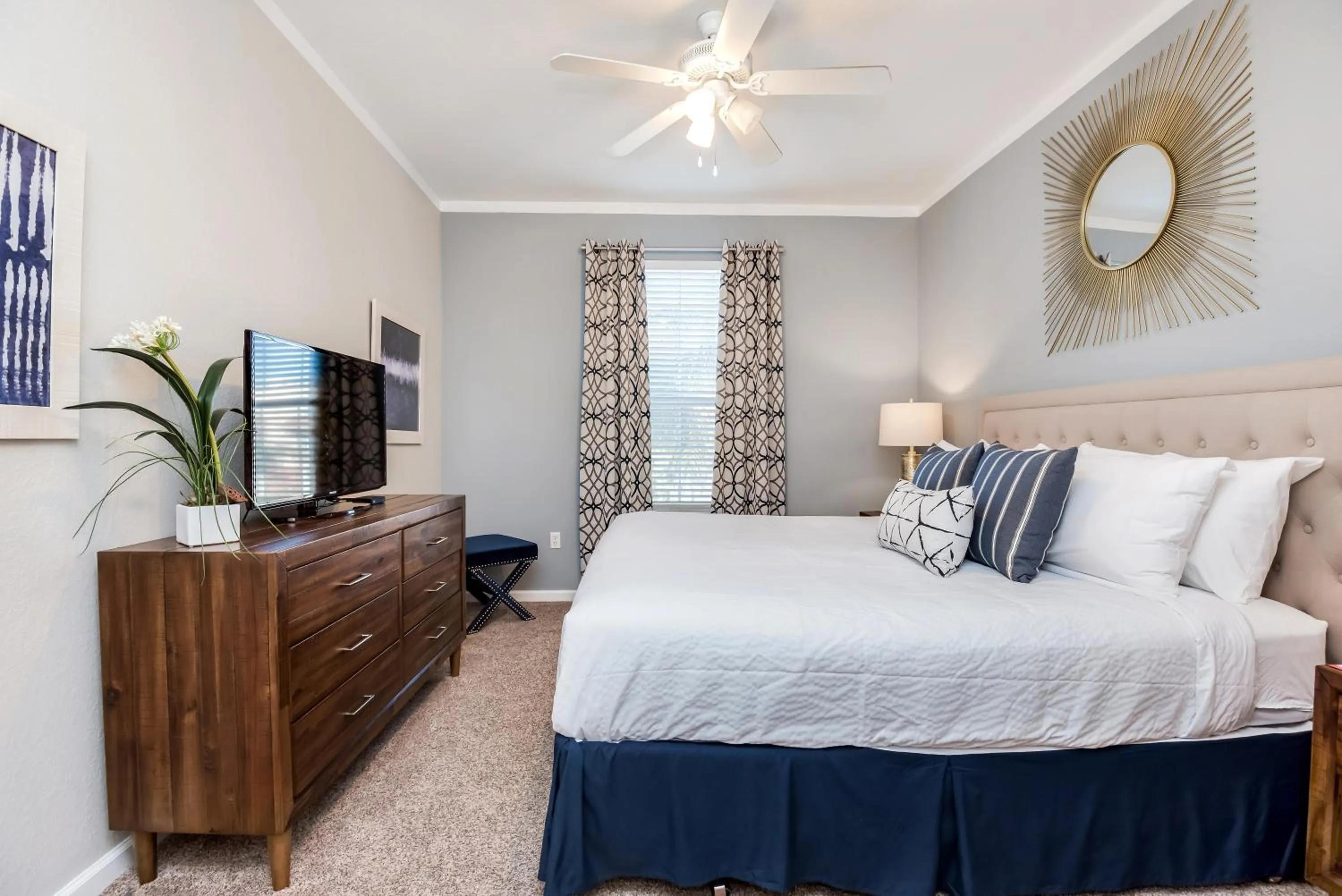 Bed in Beautiful Vista Cay Condo, Near I-Drive