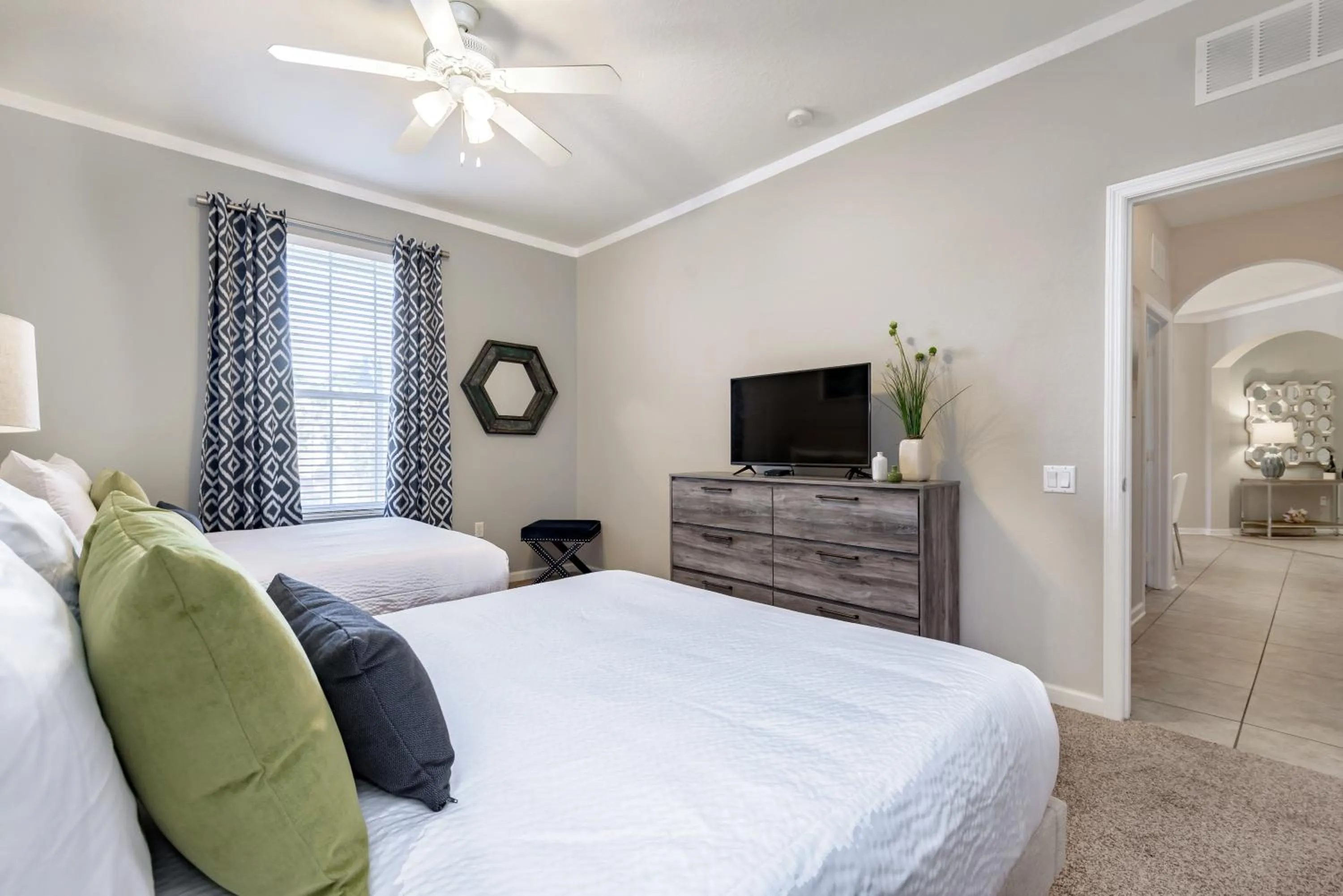 Bed in Beautiful Vista Cay Condo, Near I-Drive