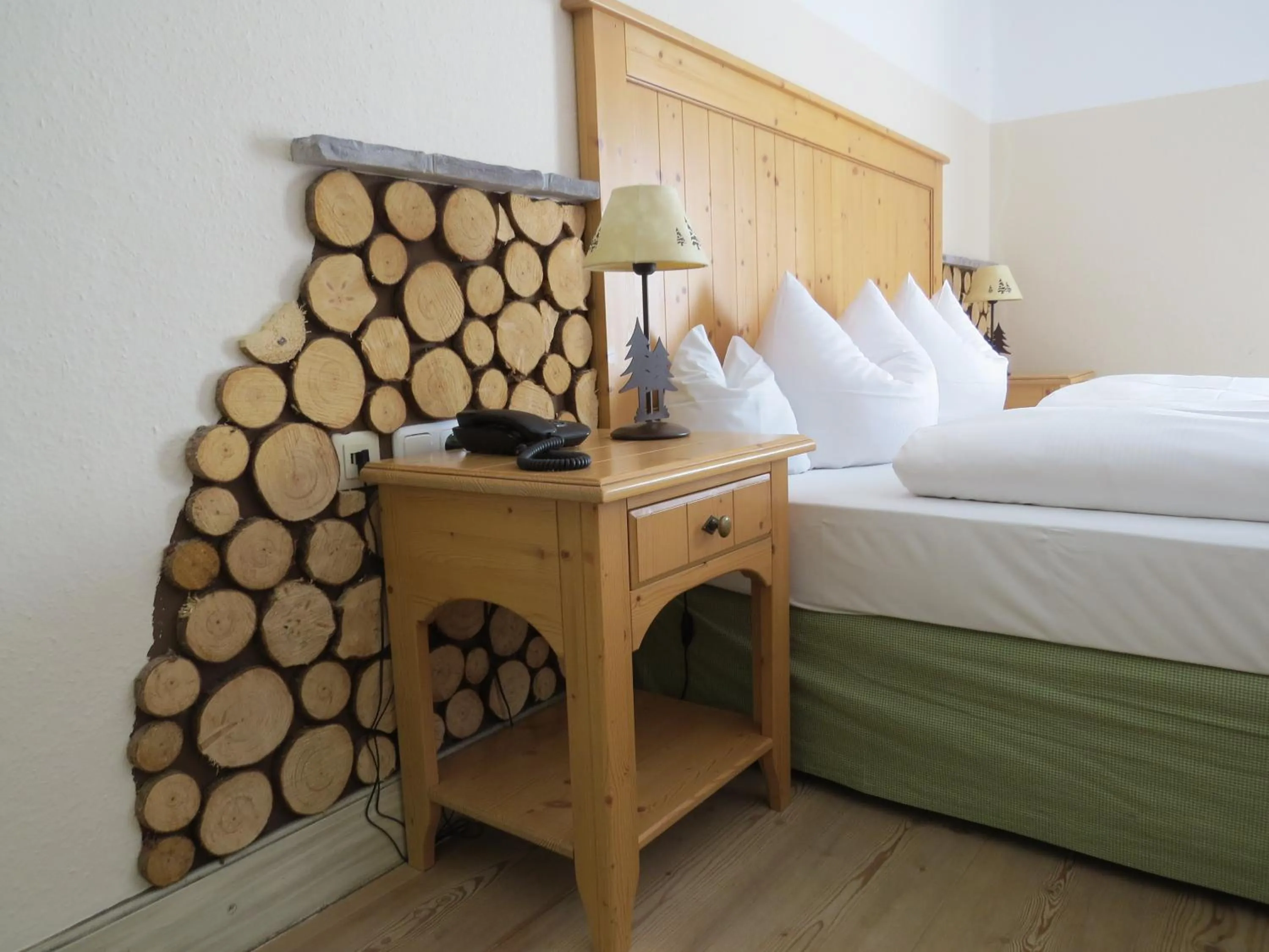 Decorative detail, Bed in Landkomforthotel Panorama & Restaurant Bella Vista