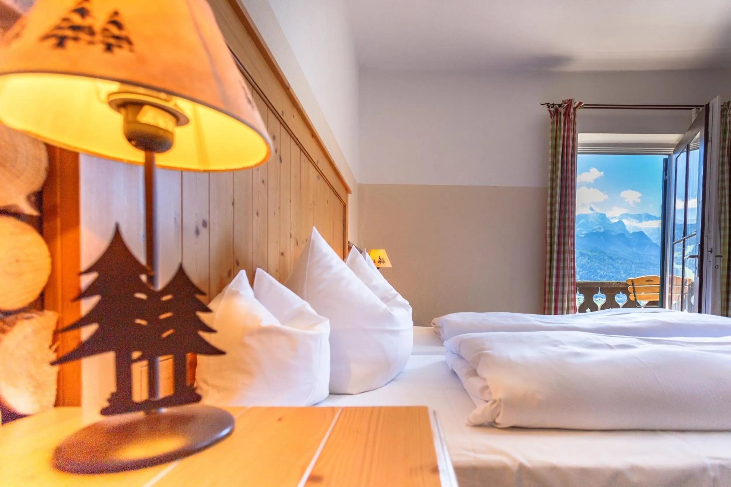 Mountain view, Bed in Landkomforthotel Panorama & Restaurant Bella Vista