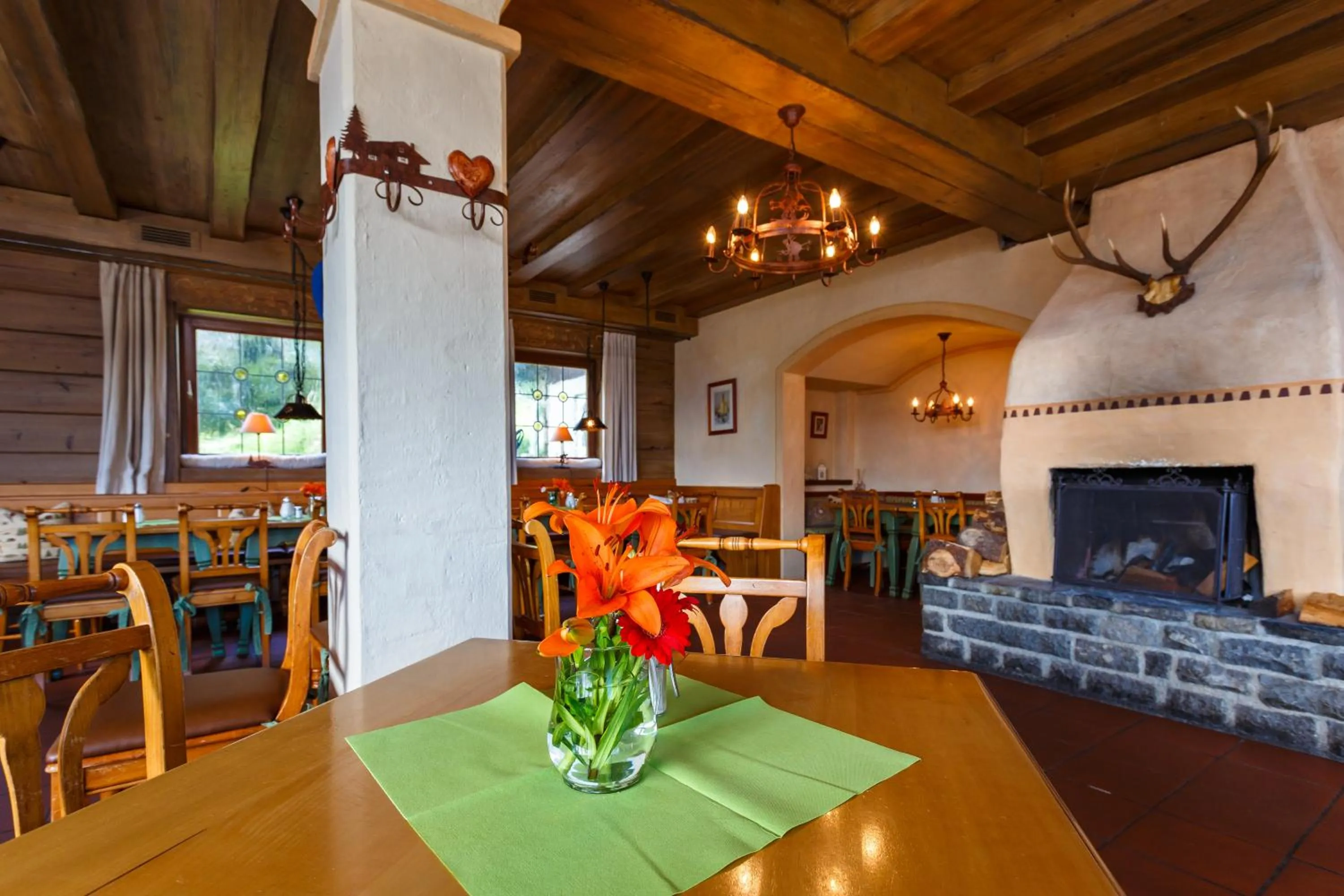 Restaurant/places to eat in Landkomforthotel Panorama & Restaurant Bella Vista