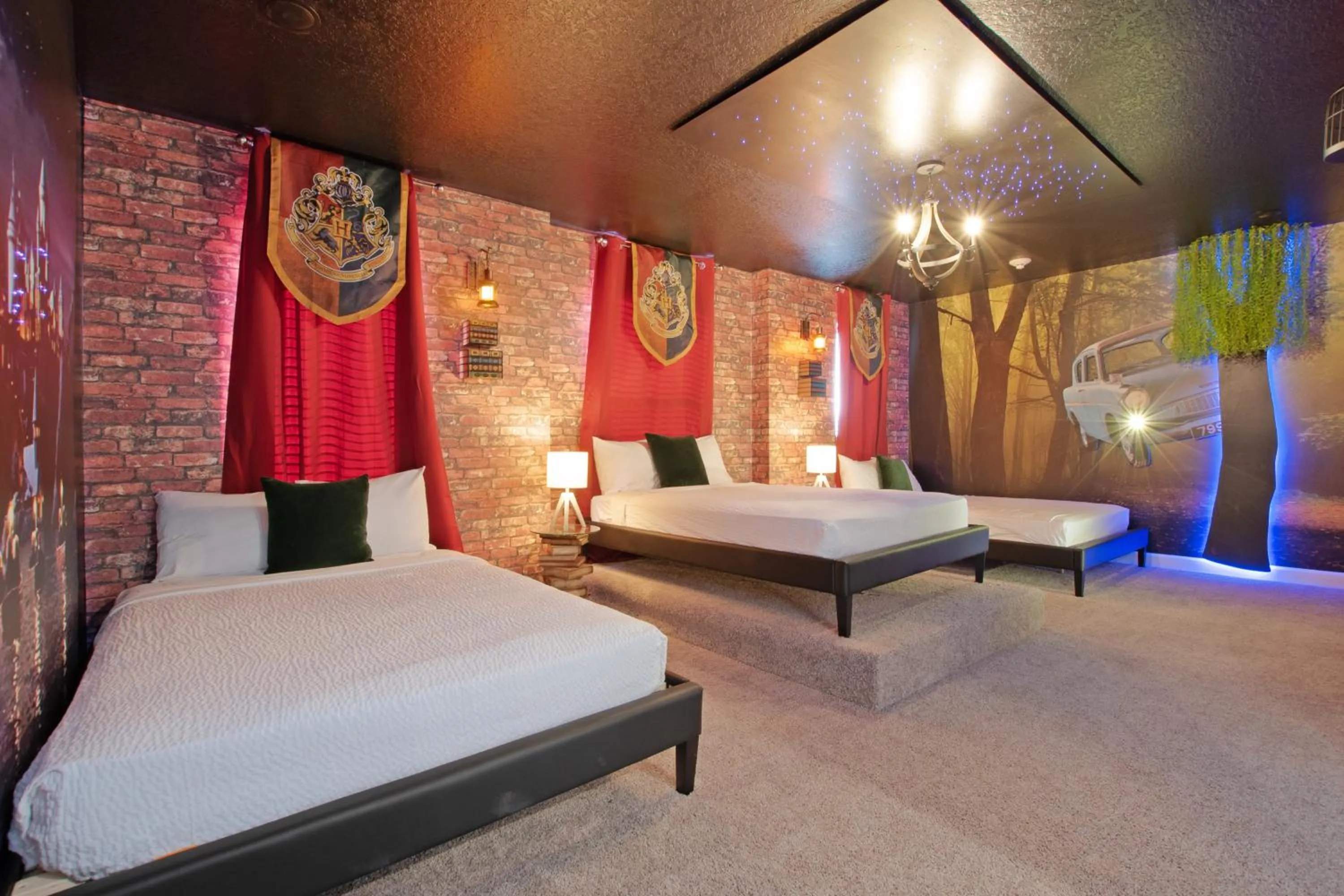 Bed in Private PoolSpa GameRoom near WDW Sleeps 25