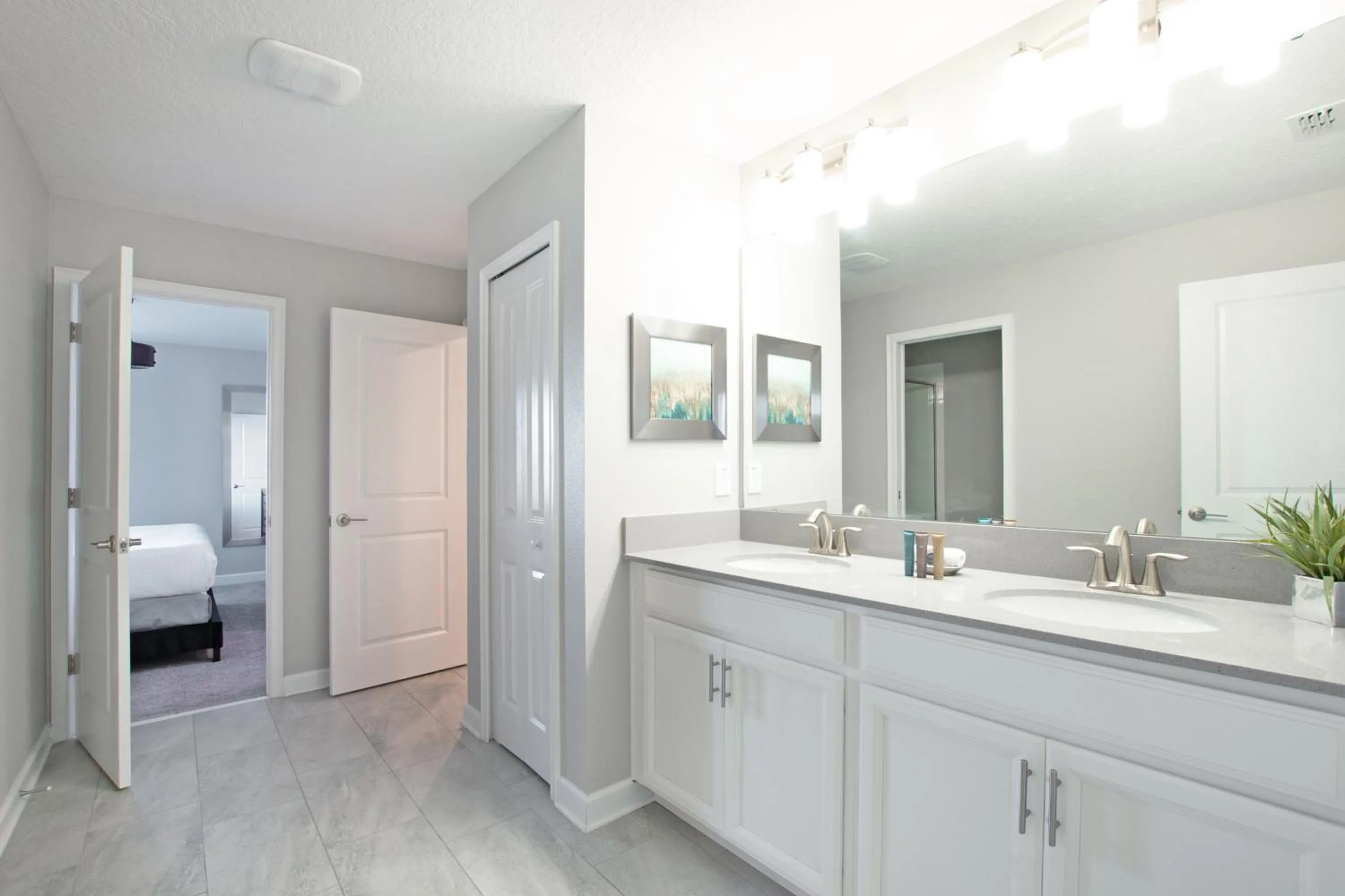 Bed in Private PoolSpa GameRoom near WDW Sleeps 25