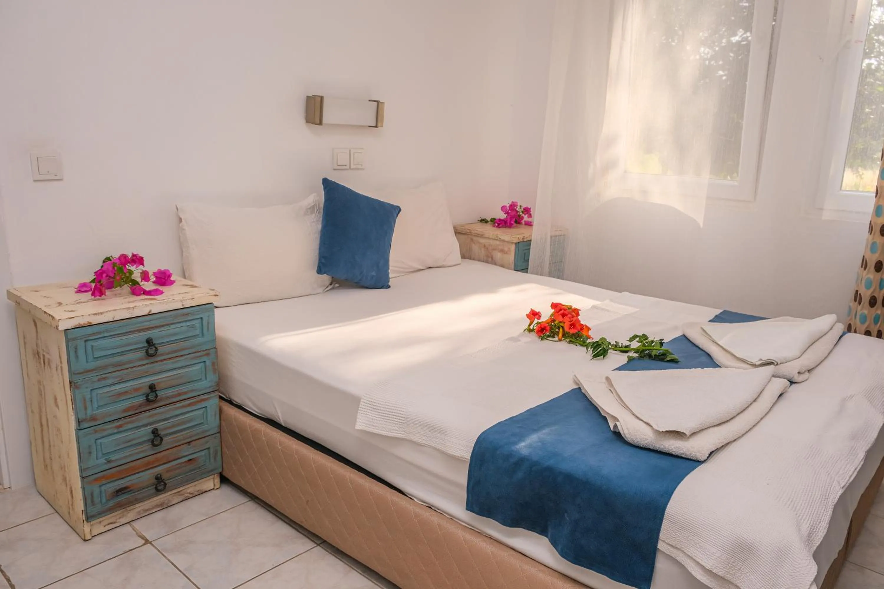 Bedroom in ÖZCEM APART HOTEL FETHİYE