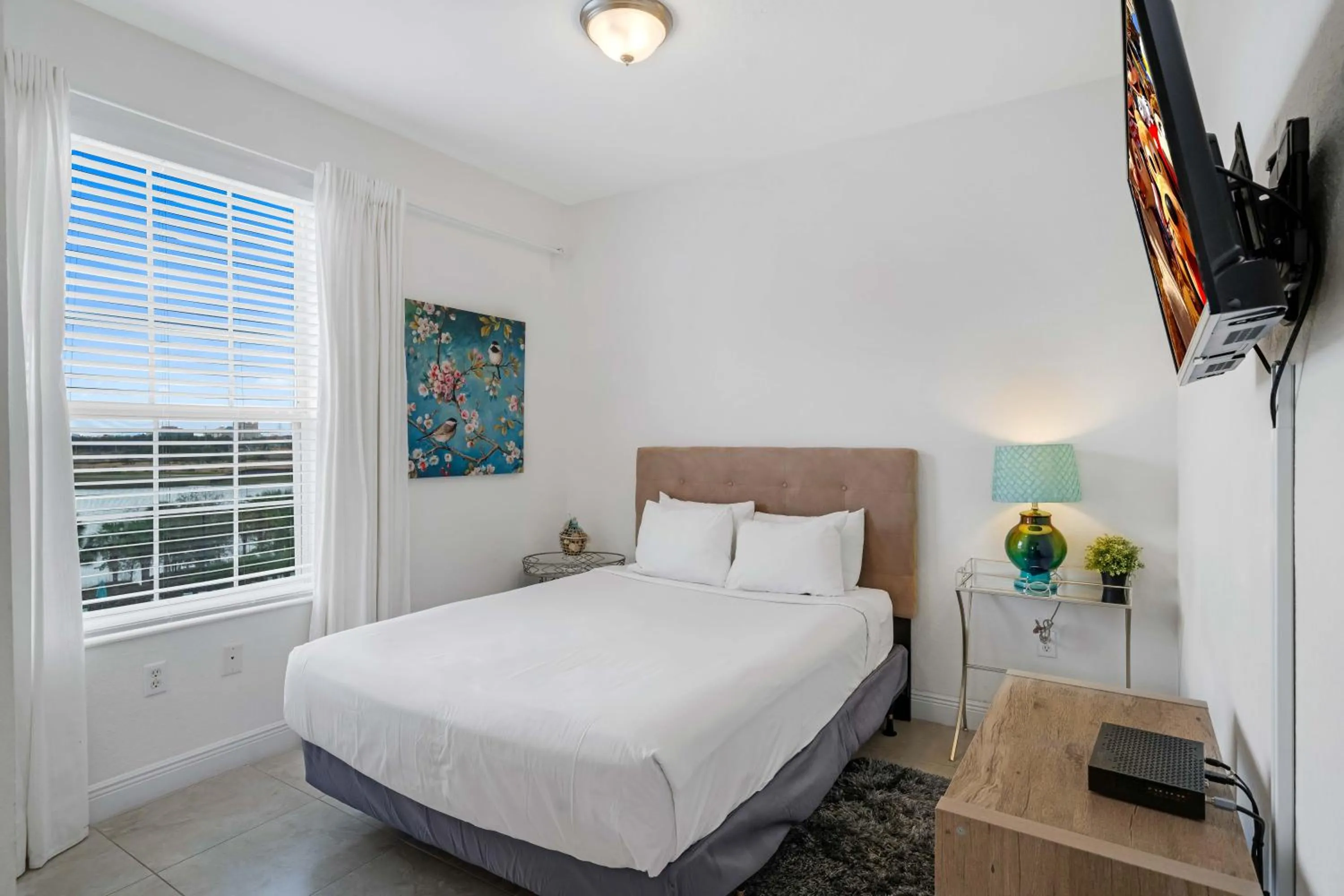 Bed in Updated Condo Near Conv Ctr, I-Drive & Universal