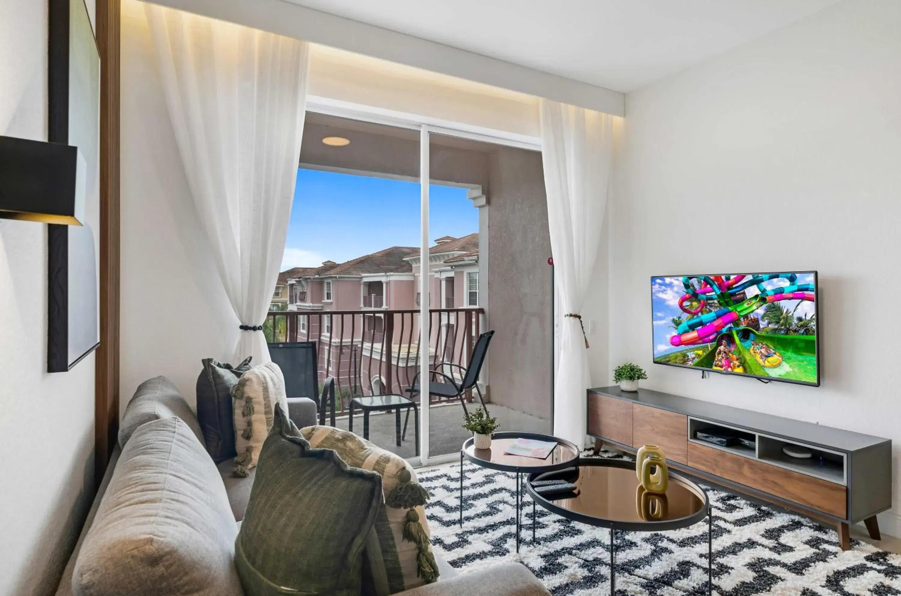 Updated Condo Near Conv Ctr, I-Drive & Universal Updated Condo Near Conv Ctr, I-Drive & Universal