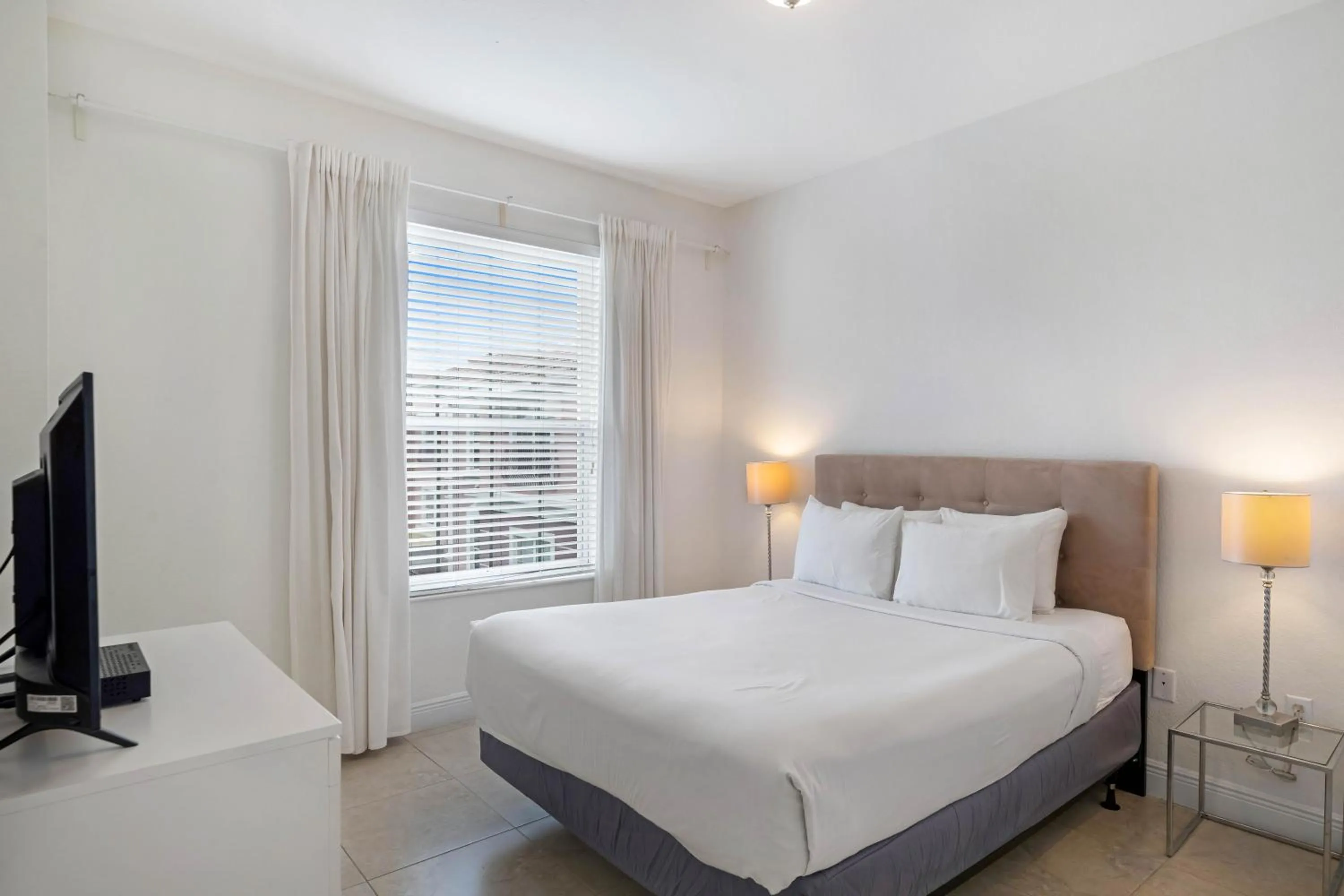 Bed in Updated Condo Near Conv Ctr, I-Drive & Universal