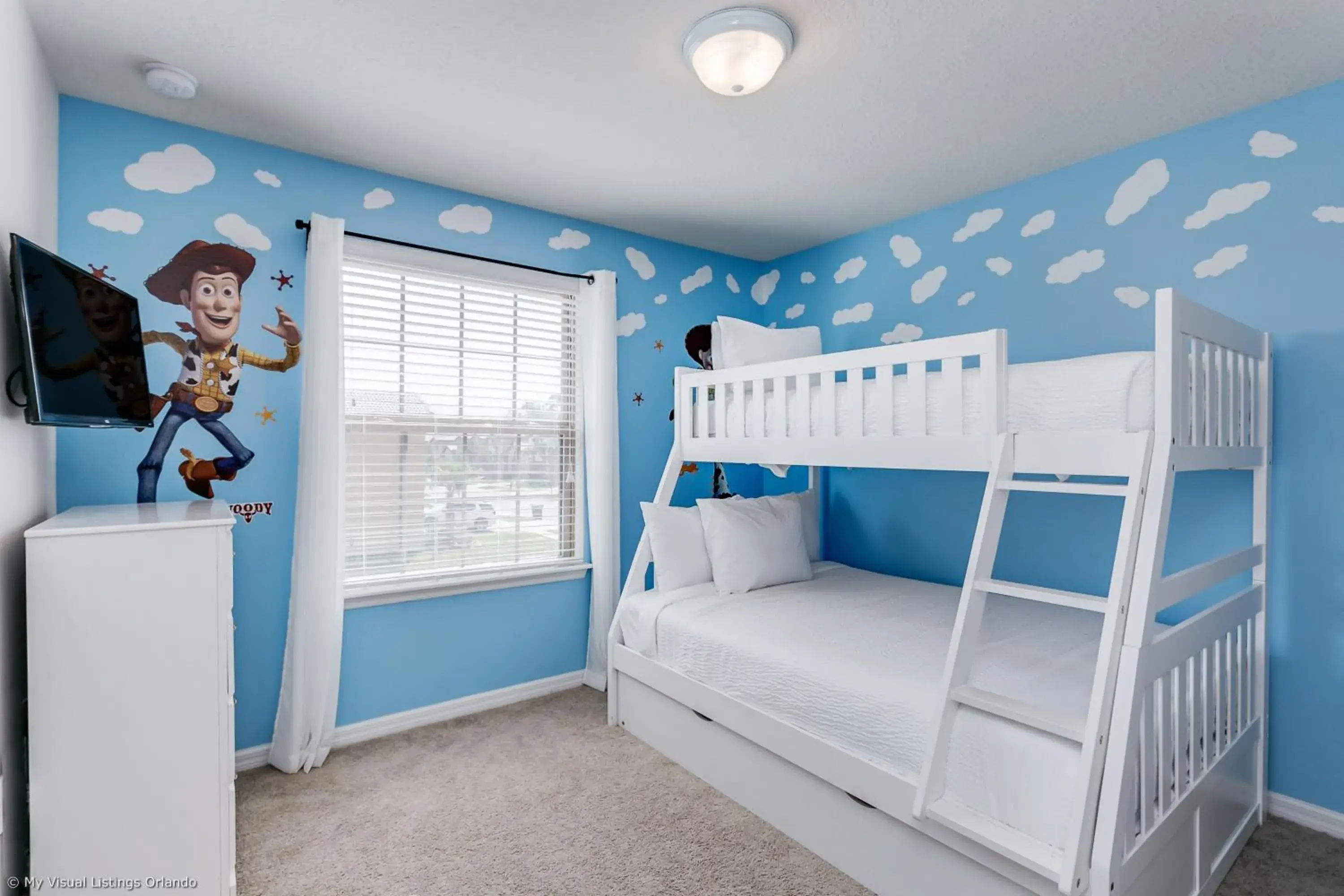 Seven-Bedroom House - single occupancy in Beautiful Townhome wPrivate Pool 7 mi to Disney Seven-Bedroom House - single occupancy in Beautiful Townhome wPrivate Pool 7 mi to Disney