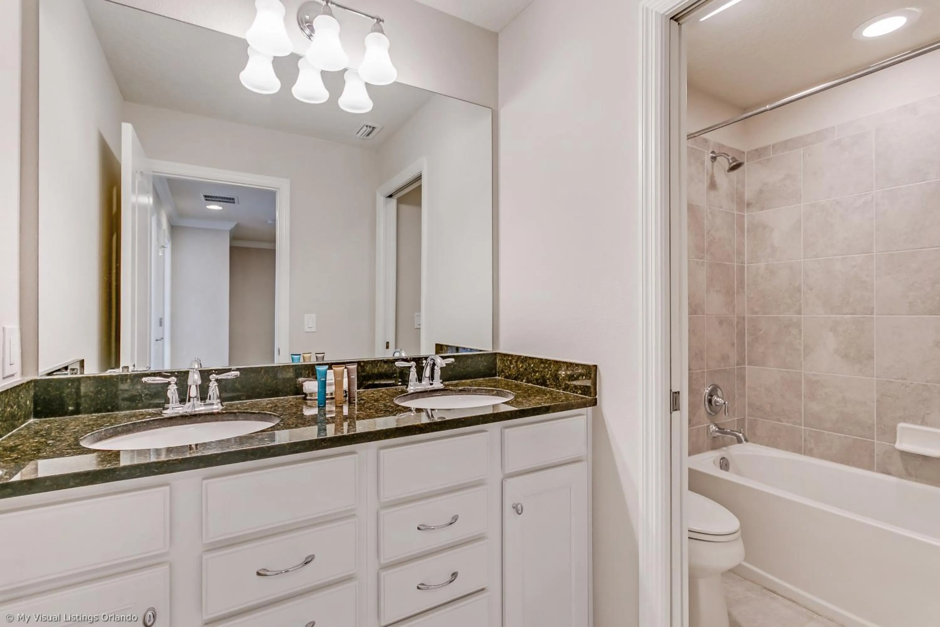 Beautiful Townhome wPrivate Pool 7 mi to Disney