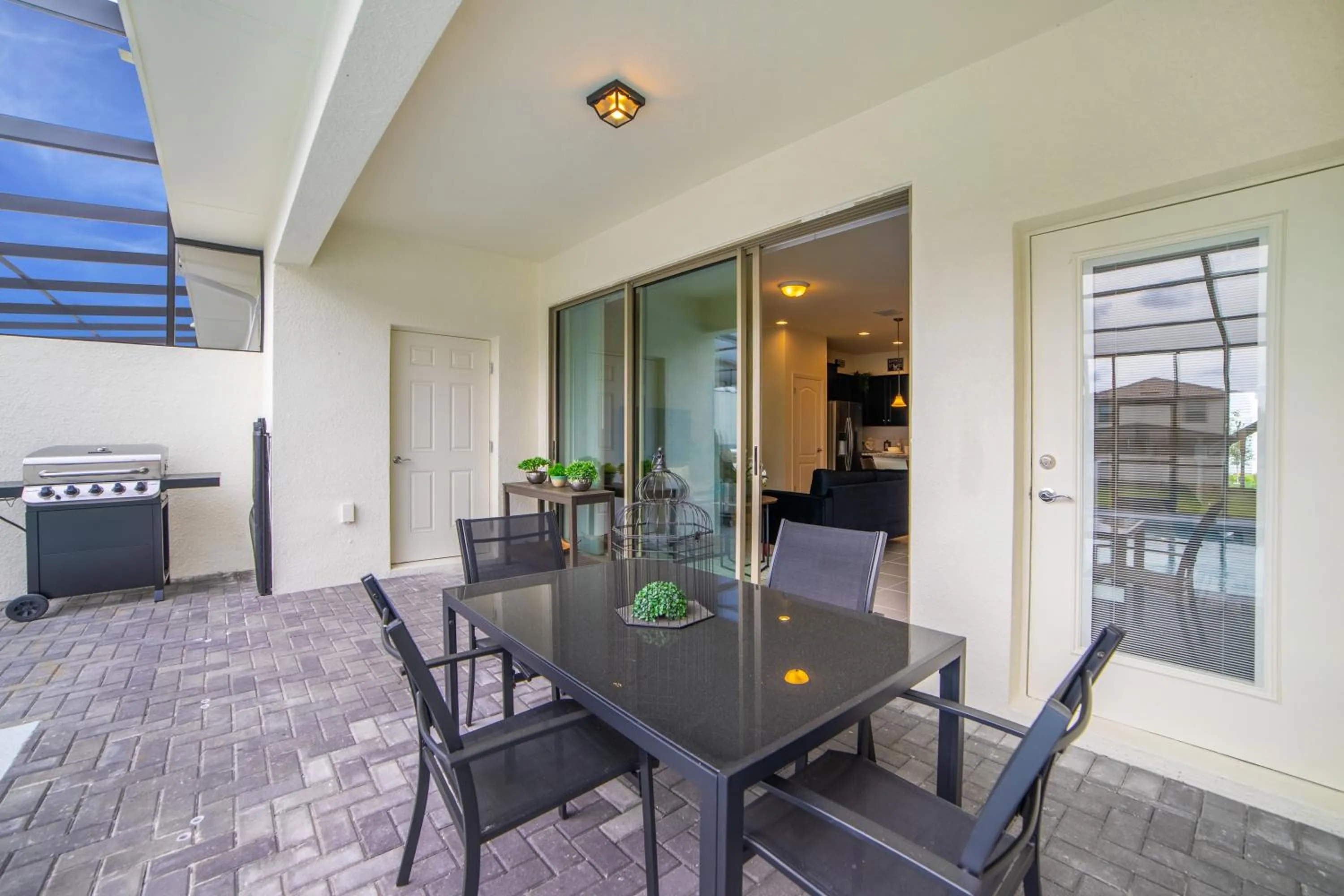 Townhome Splash Pool BBQ FREE Water Park