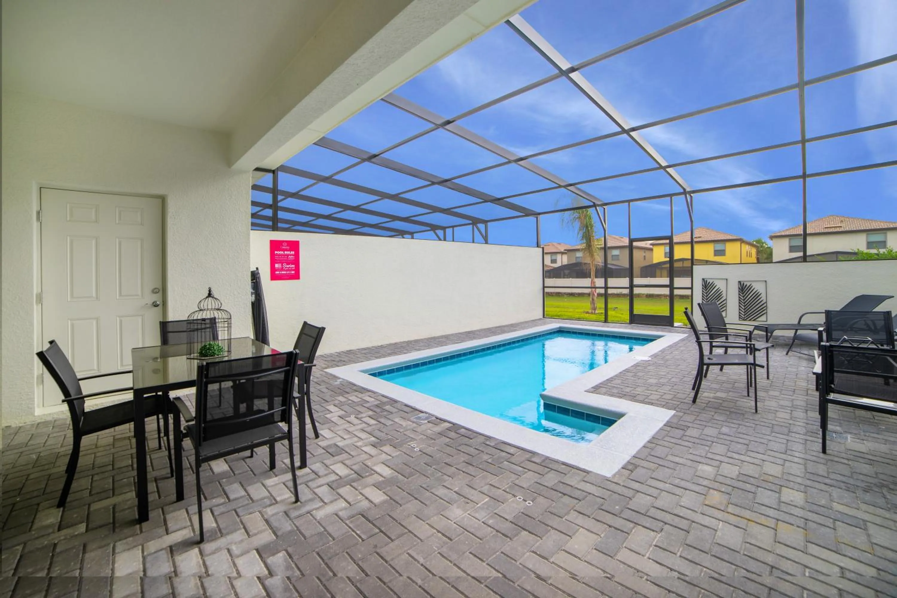 Townhome Splash Pool BBQ FREE Water Park