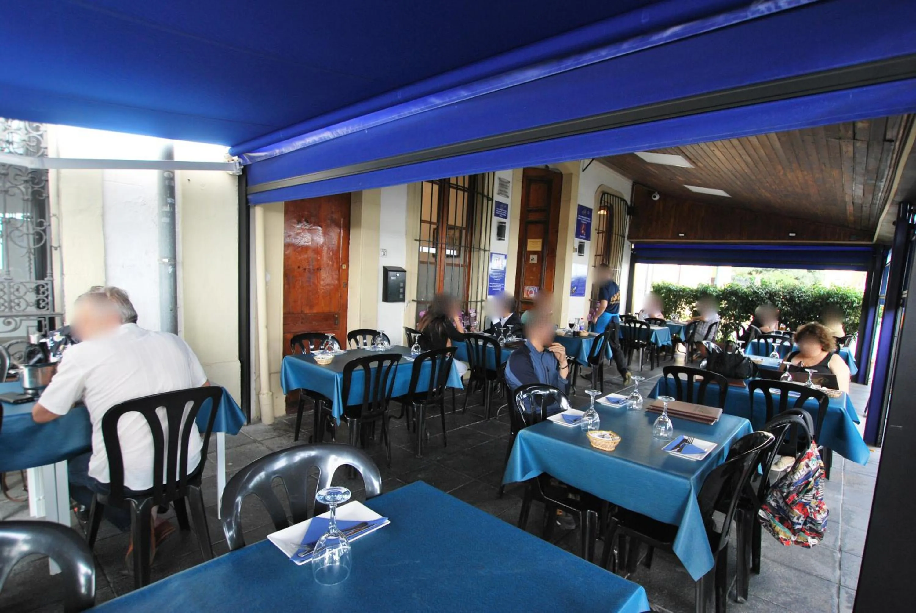 Restaurant/places to eat in Hotel Tres Leones