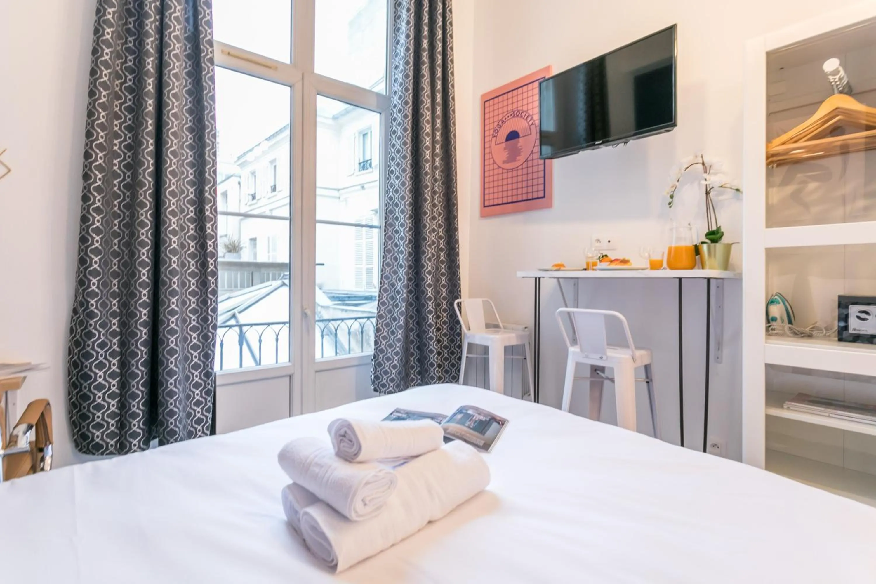 Property building, Bed in WS Opéra - Rossini