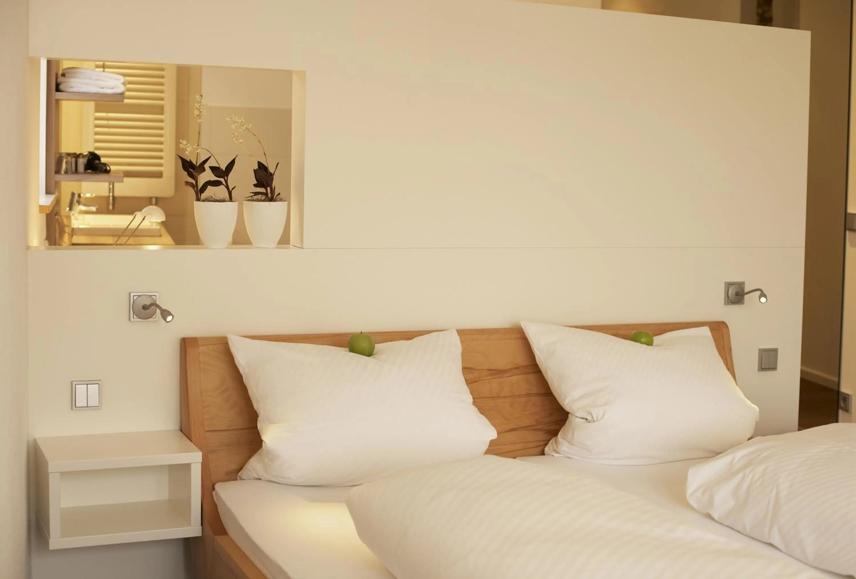 Bed in Landhotel Weißes Roß