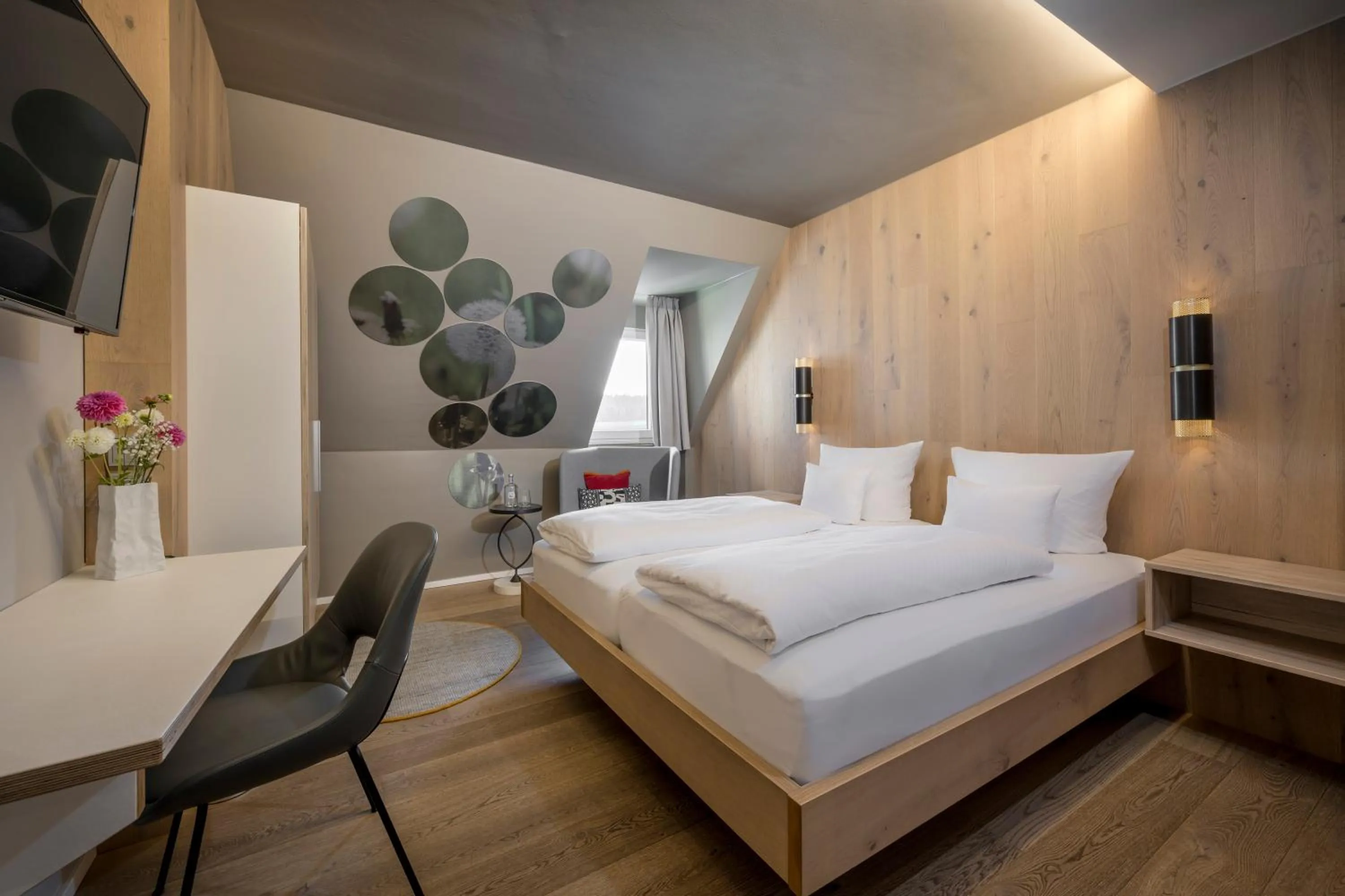 Photo of the whole room, Bed in Landhotel Weißes Roß