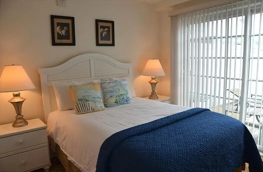 Bed in The Flanders Hotel Bed in The Flanders Hotel