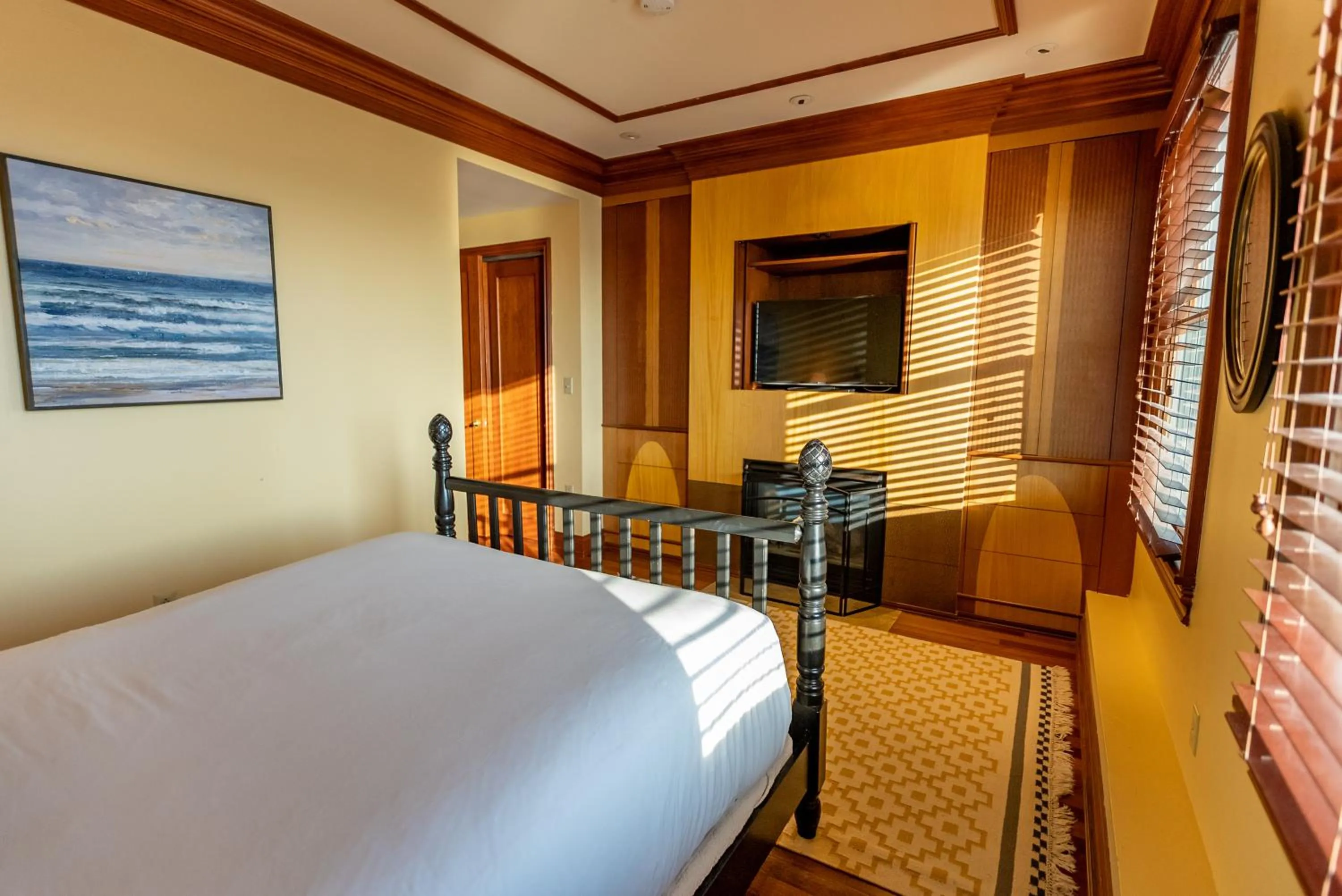 Bed in The Flanders Hotel