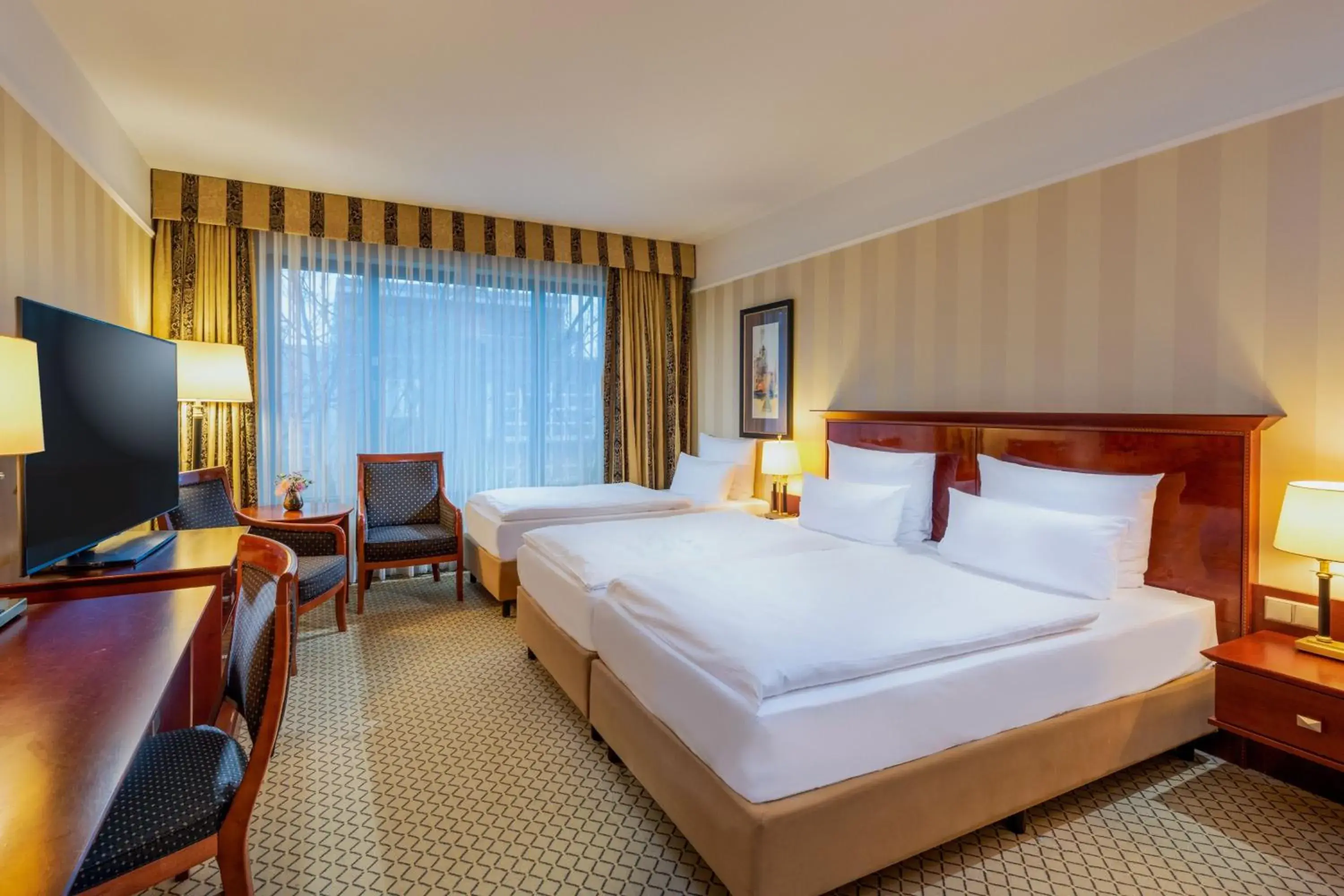 Classic Family Room, 1 King or 2 Twin/Single Bed(s) in JW Marriott Hotel Berlin Classic Family Room, 1 King or 2 Twin/Single Bed(s) in JW Marriott Hotel Berlin