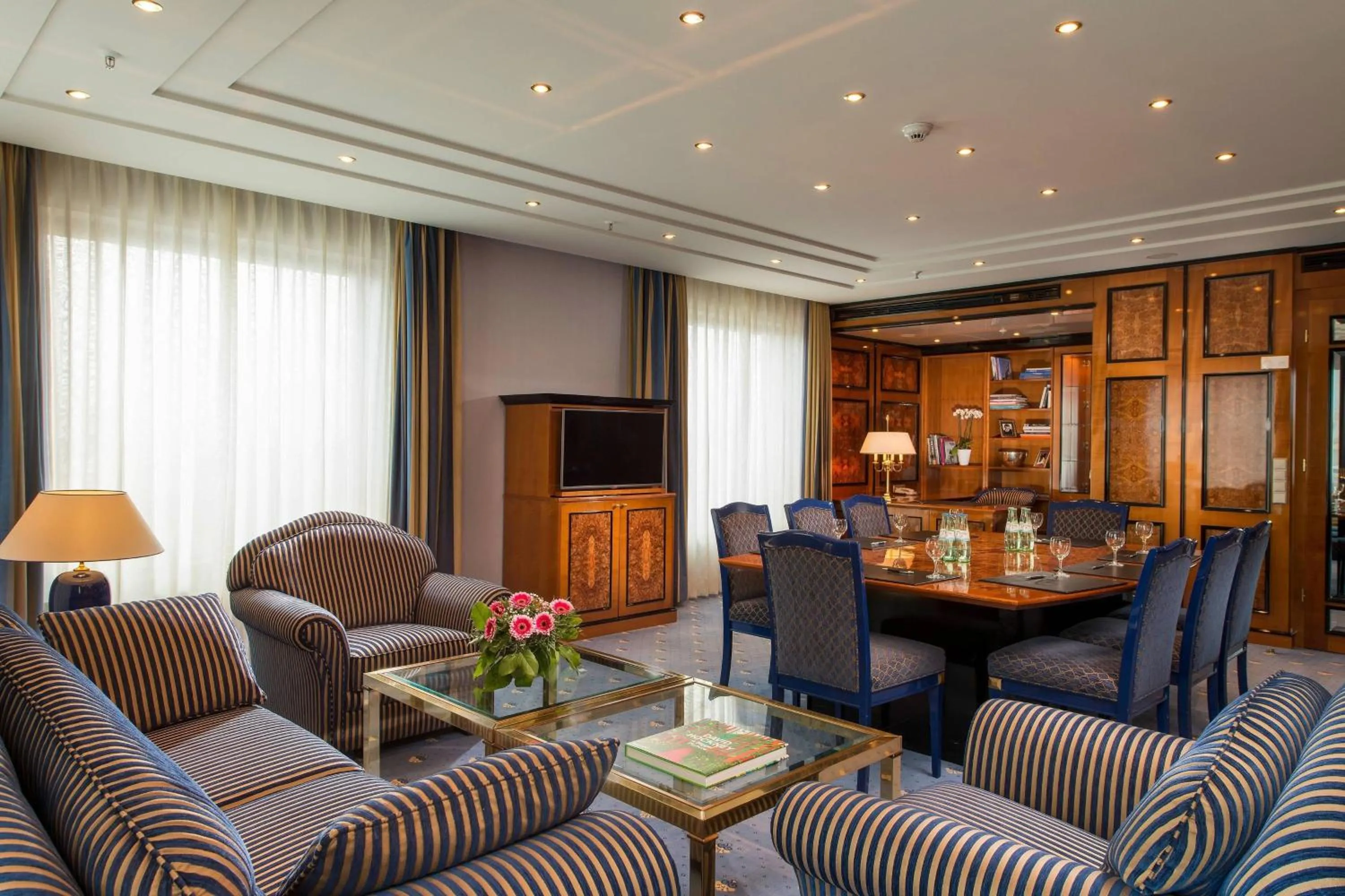 Living room in JW Marriott Hotel Berlin