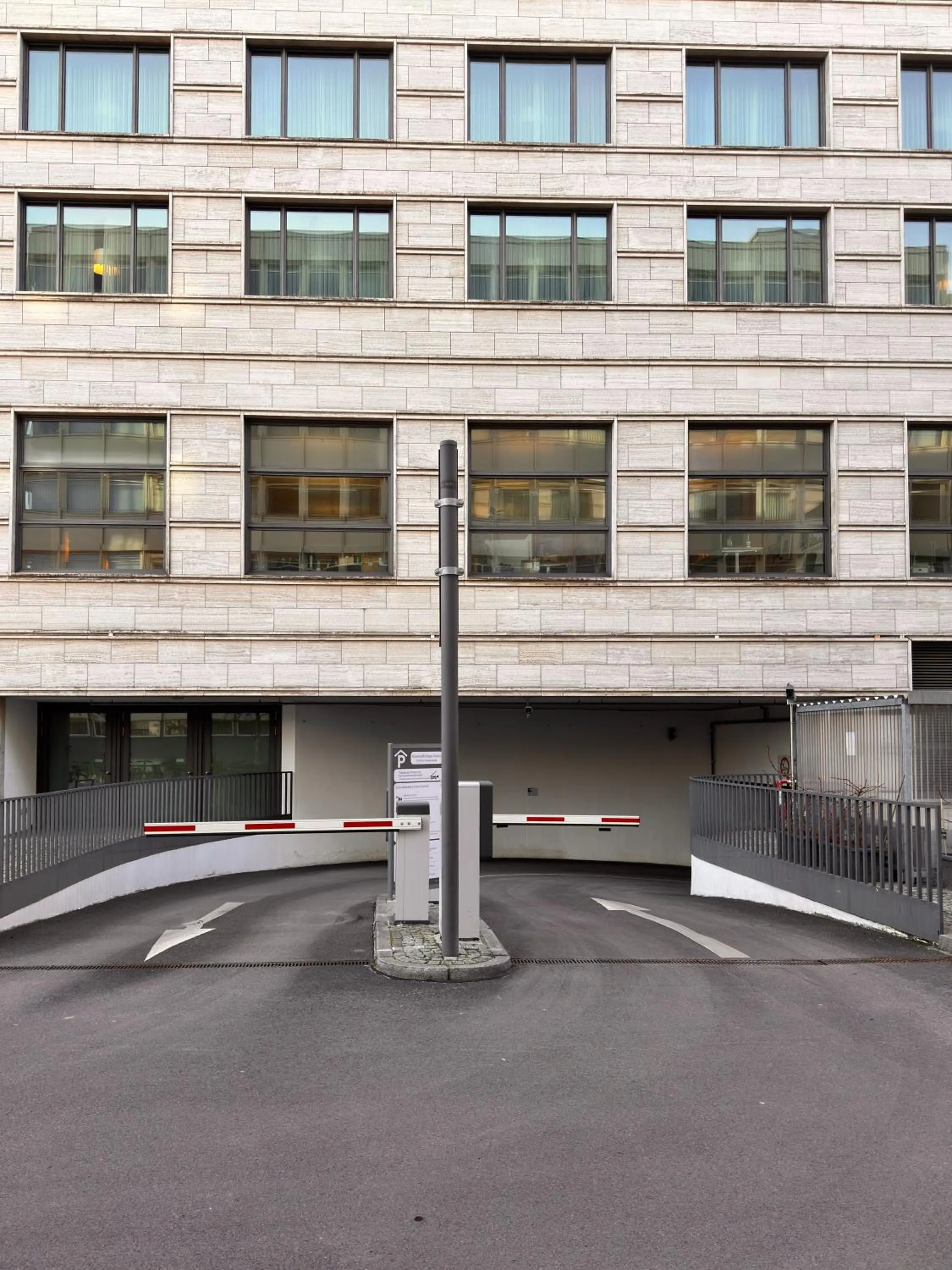 Parking in JW Marriott Hotel Berlin