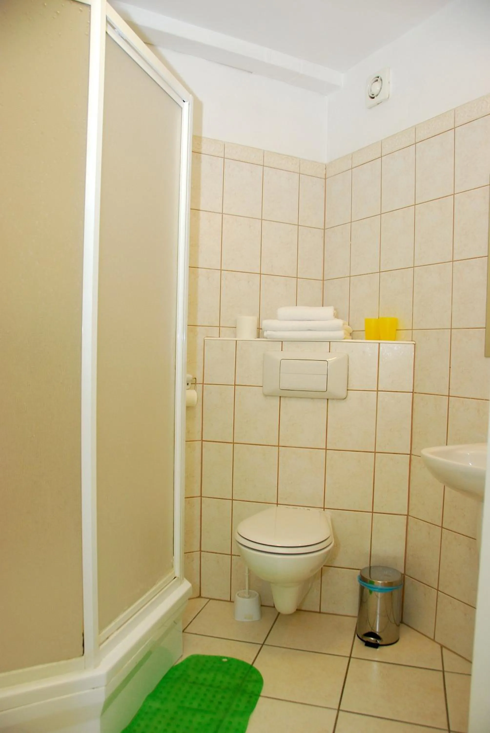 Shower in Noclegi u Marii