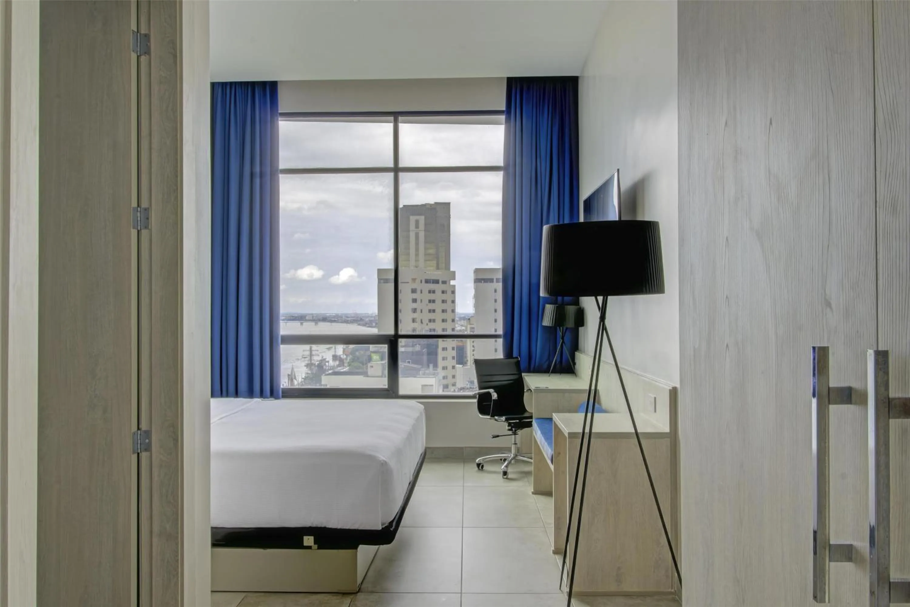 Bed in DoubleTree by Hilton Guayaquil