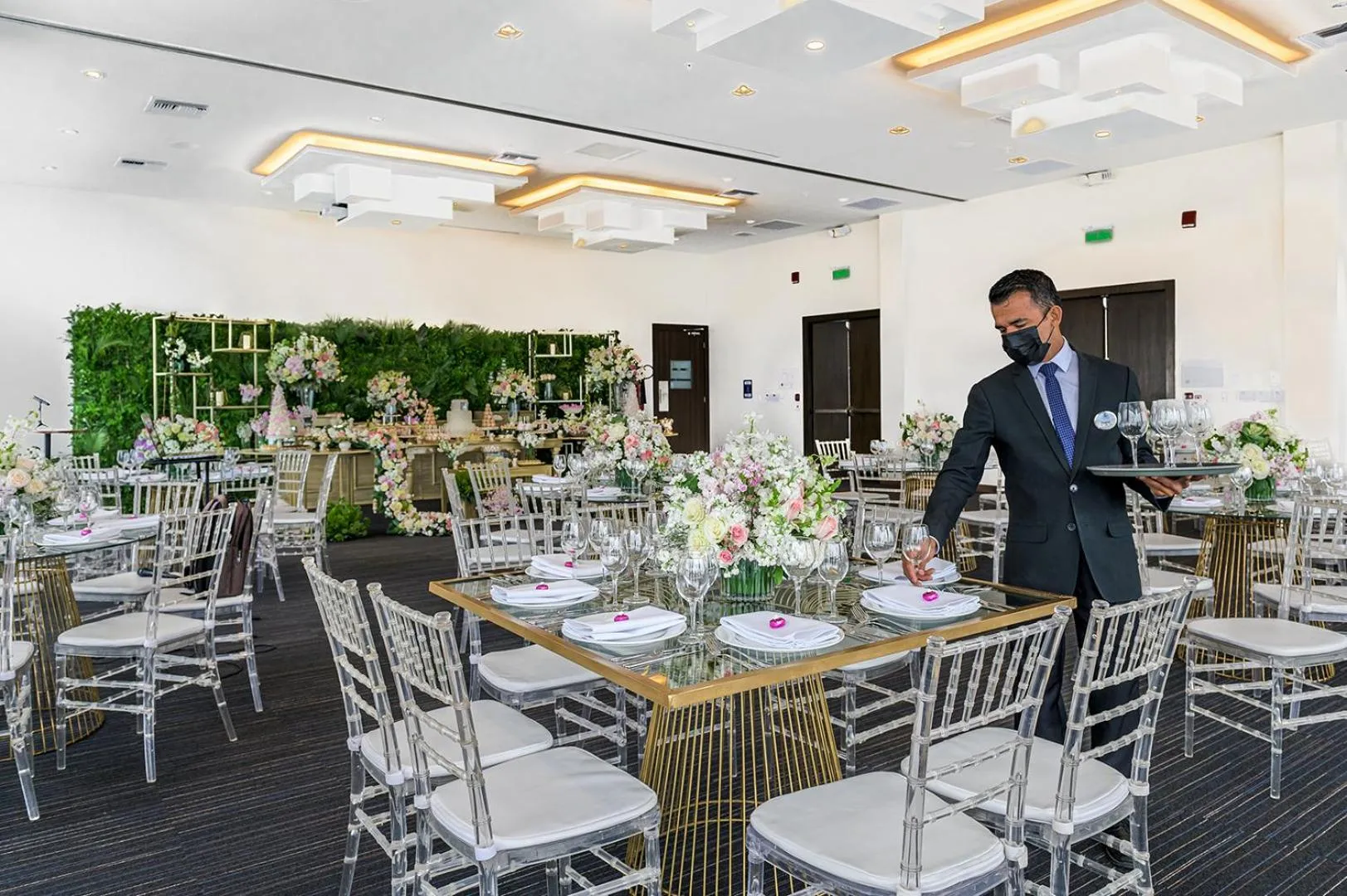 Staff in DoubleTree by Hilton Guayaquil