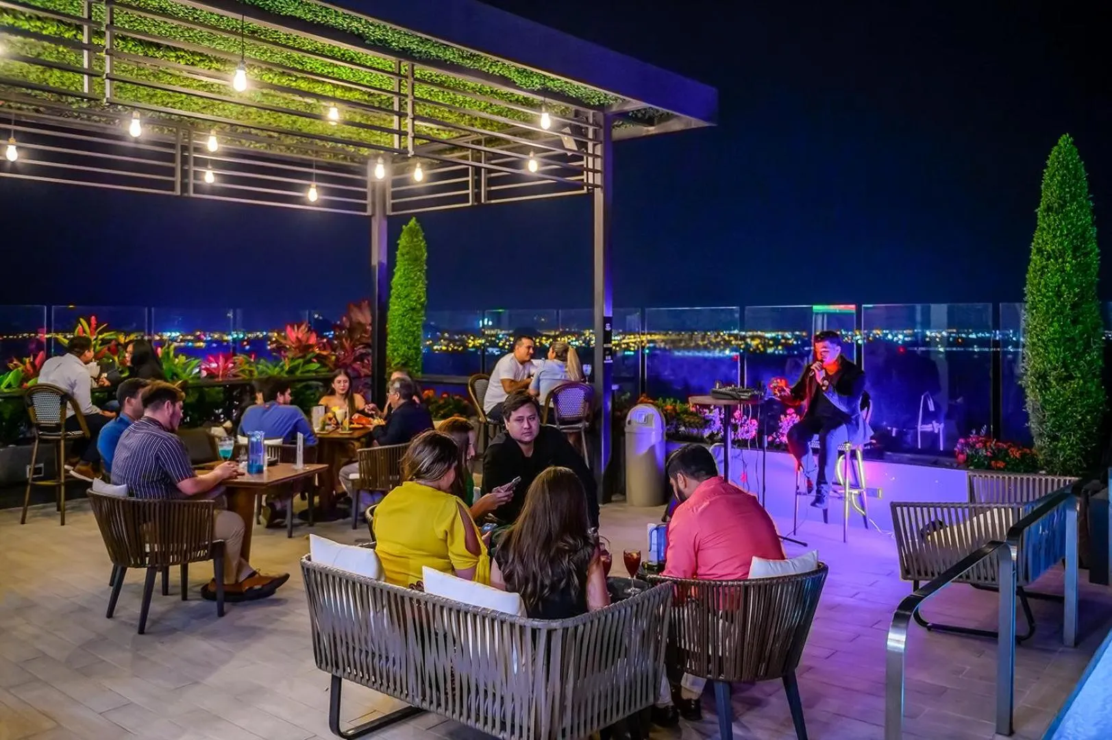 People in DoubleTree by Hilton Guayaquil