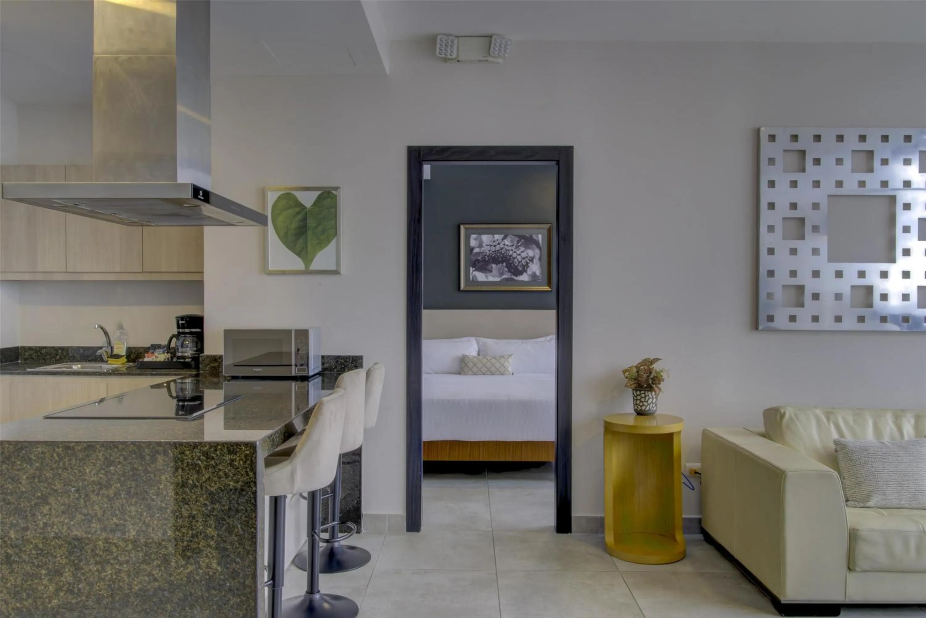 Living room in DoubleTree by Hilton Guayaquil