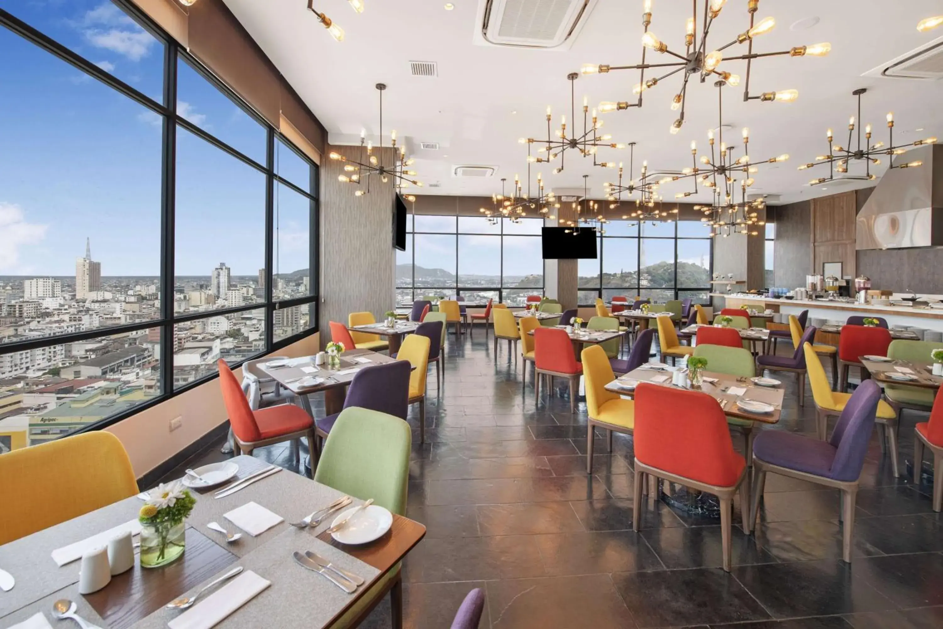 Restaurant/places to eat in DoubleTree by Hilton Guayaquil Restaurant/places to eat in DoubleTree by Hilton Guayaquil