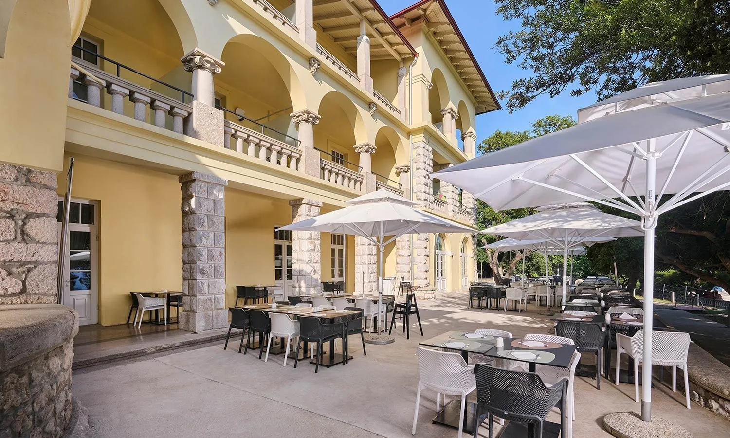 Restaurant/places to eat in Aminess Vival Casa Lišanj