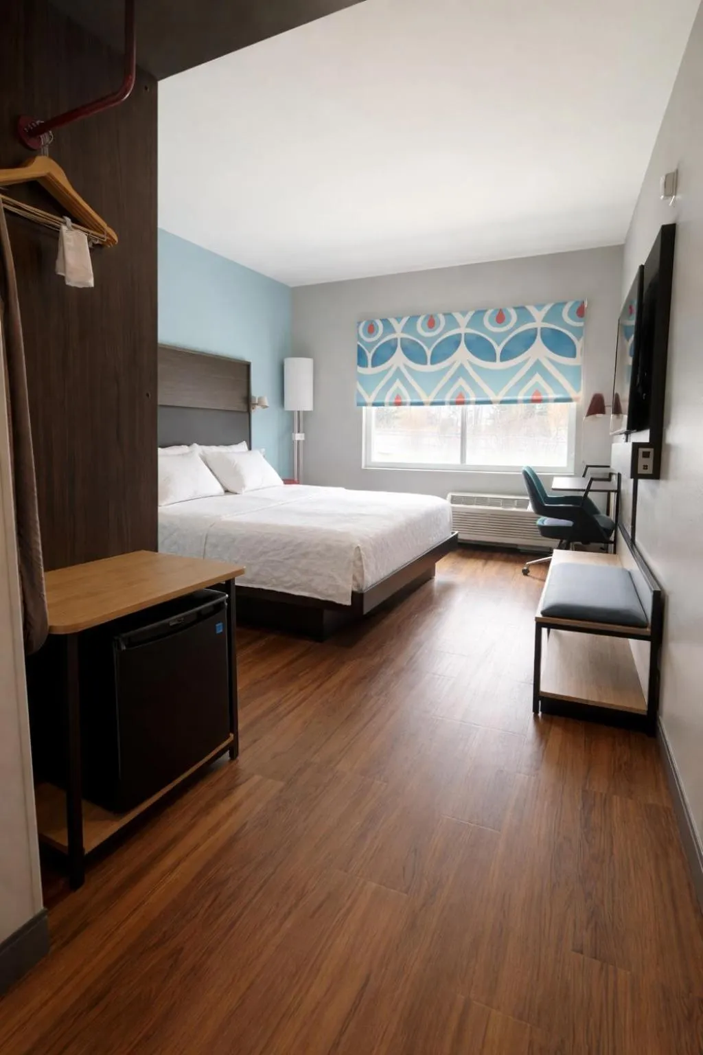 Bedroom, Bed in Tru By Hilton Radford