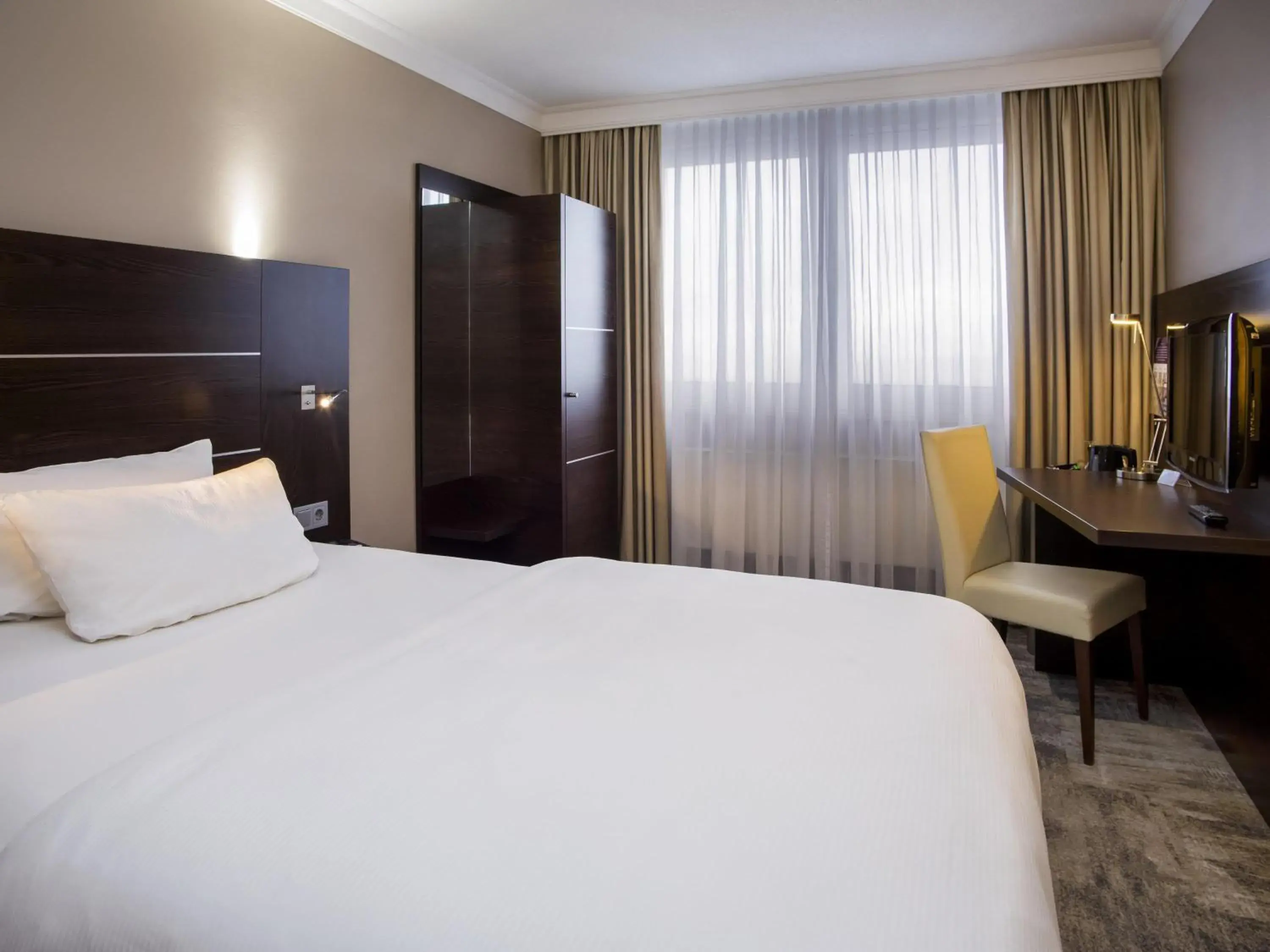 Bedroom, Bed in Mercure Hotel Lüdenscheid Bedroom, Bed in Mercure Hotel Lüdenscheid