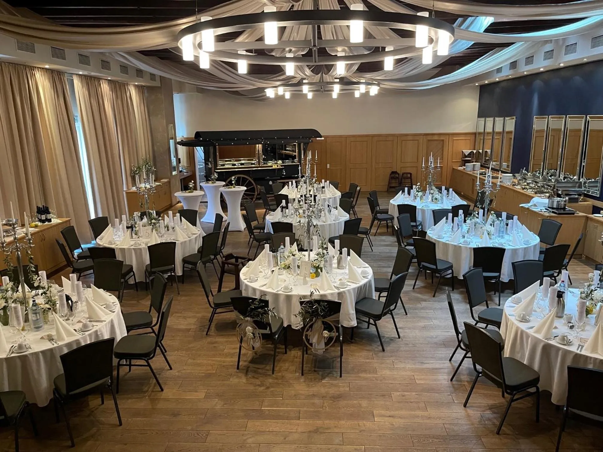 Restaurant/places to eat in Hotel Gräfrather Hof