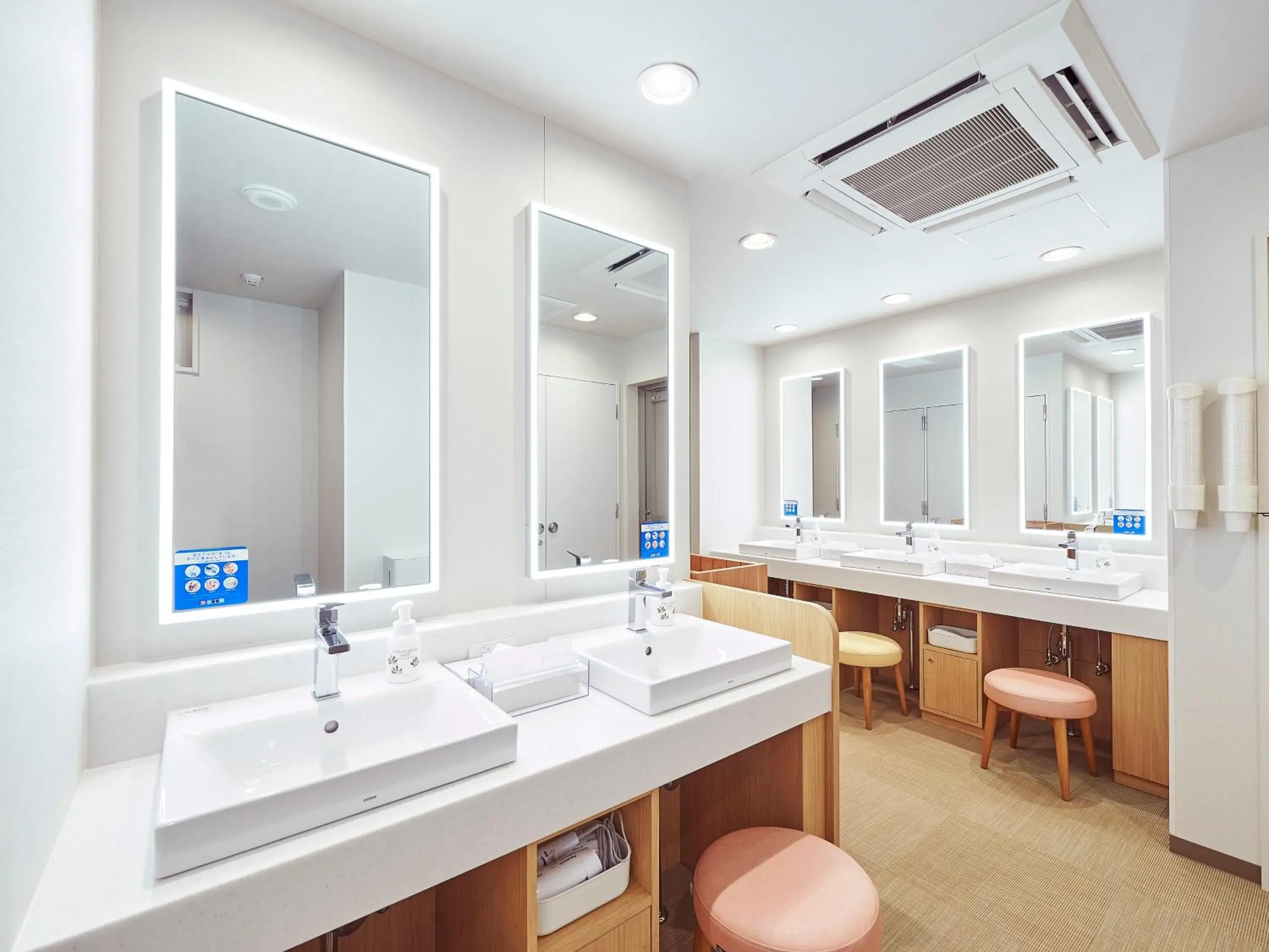 Single Room with Shared Bathroom - single occupancy - Non-Smoking in THE POCKET HOTEL Kyoto Karasuma Gojo Single Room with Shared Bathroom - single occupancy - Non-Smoking in THE POCKET HOTEL Kyoto Karasuma Gojo
