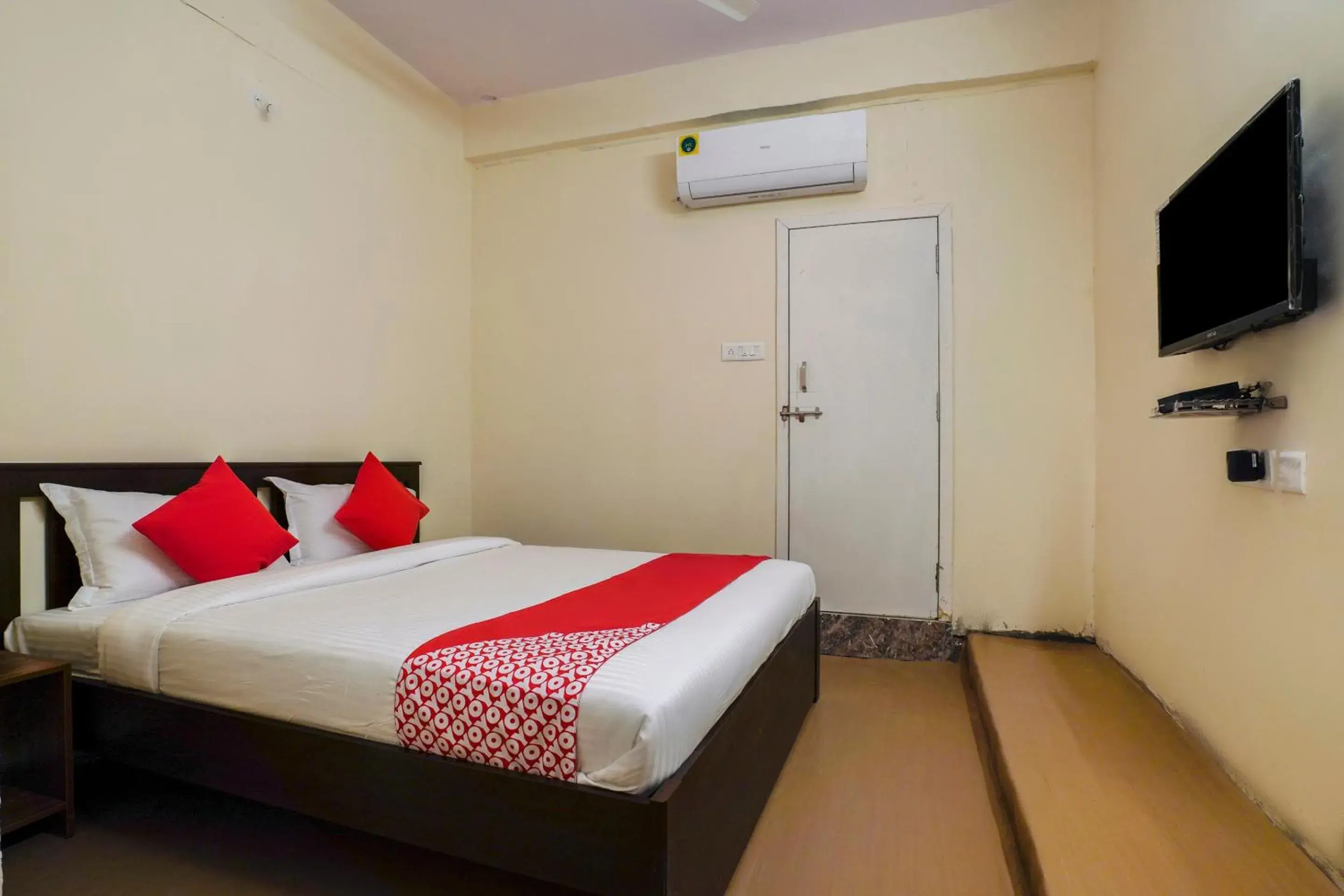 Bedroom, Bed in Hotel O Alpine glow Zenith Bedroom, Bed in Hotel O Alpine glow Zenith