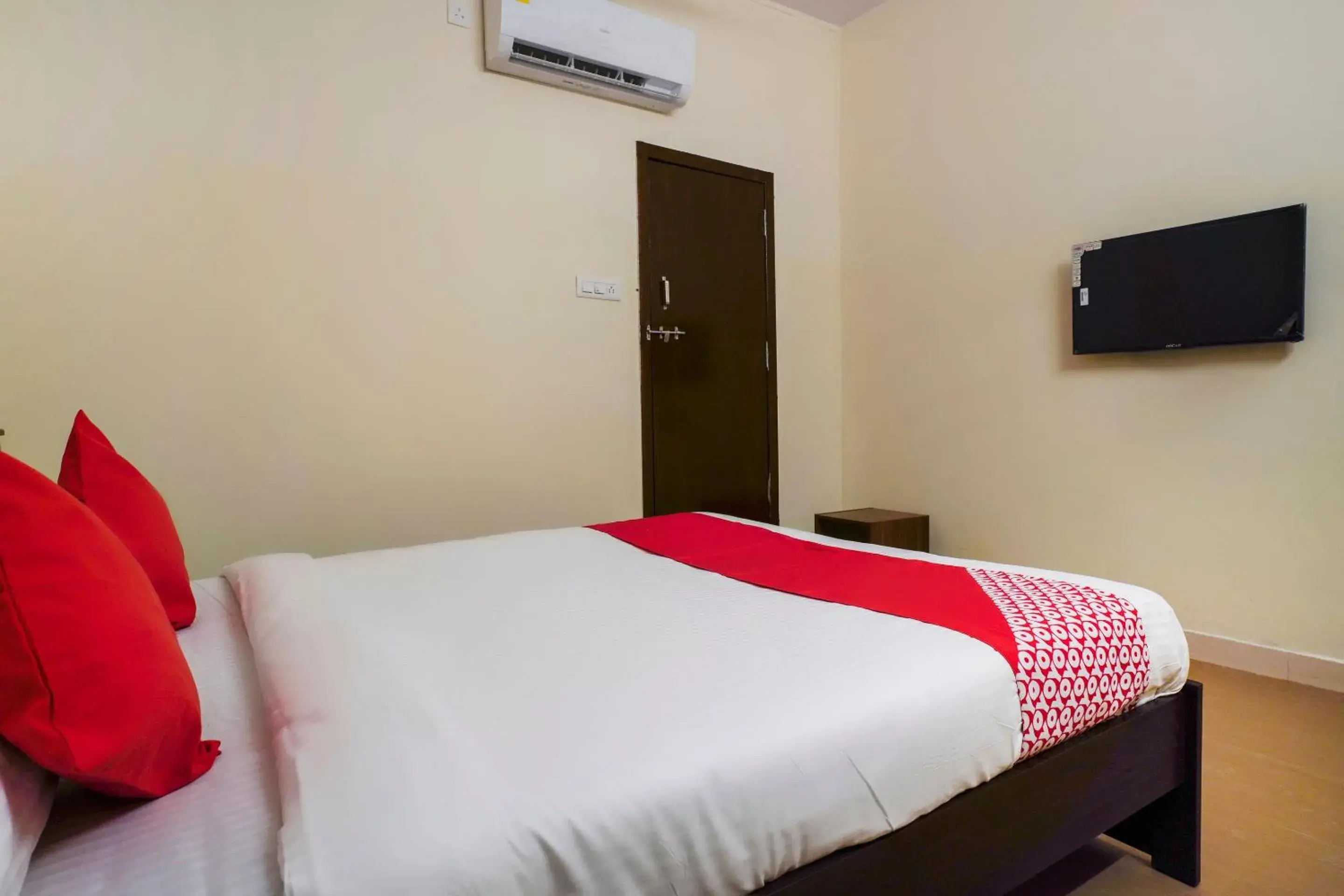 Bedroom, Bed in Hotel O Alpine glow Zenith Bedroom, Bed in Hotel O Alpine glow Zenith