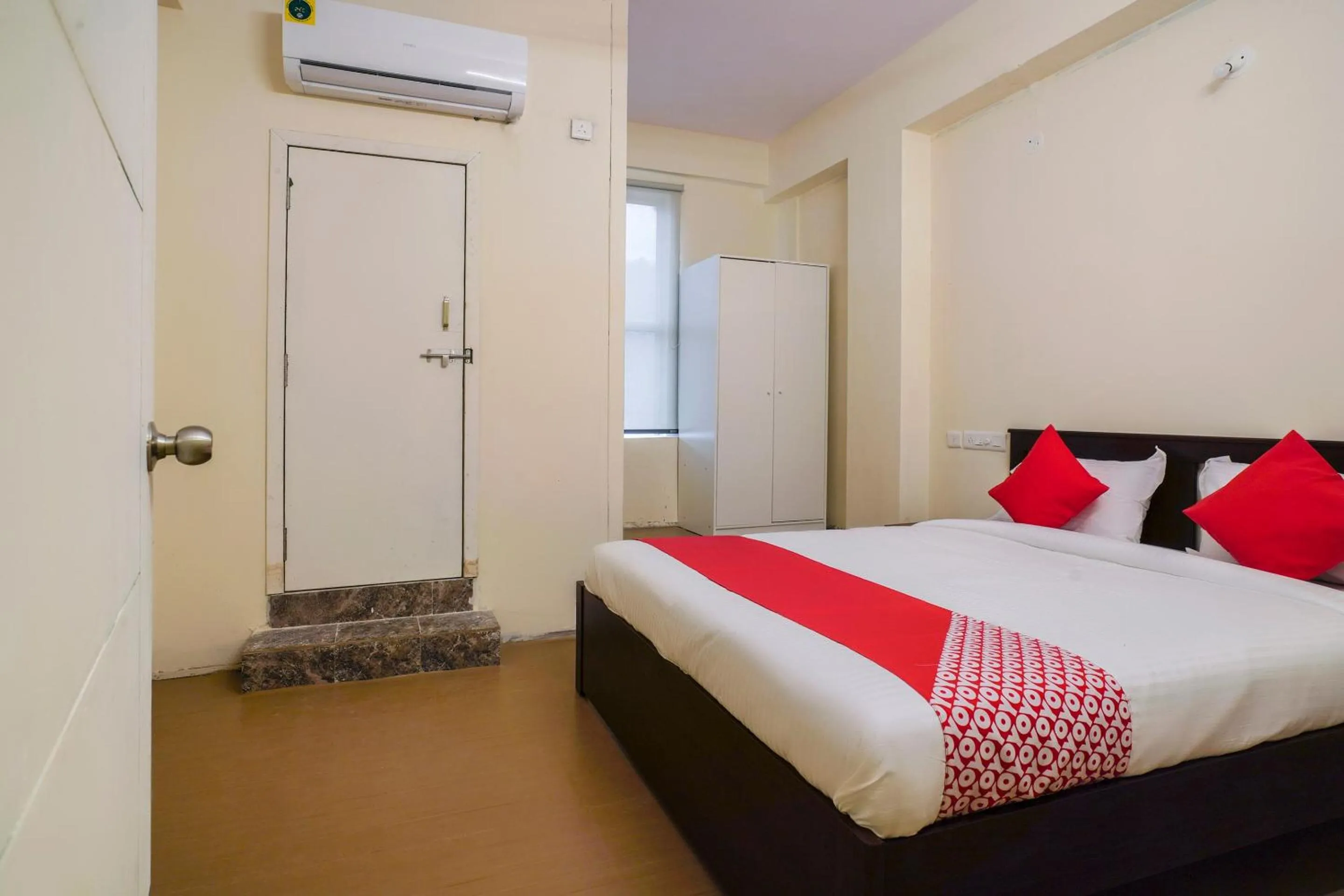 Bedroom, Bed in Hotel O Alpine glow Zenith