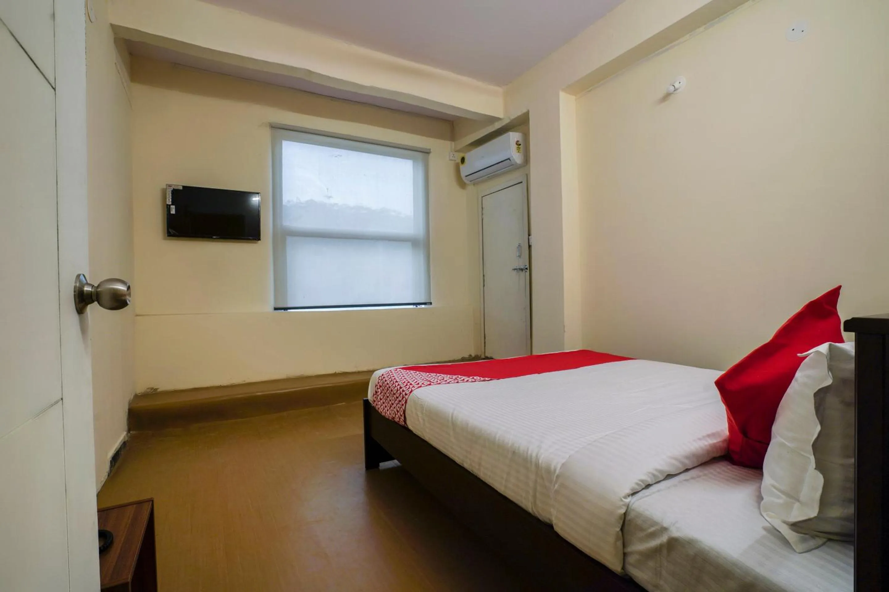 Bedroom, Bed in Hotel O Alpine glow Zenith