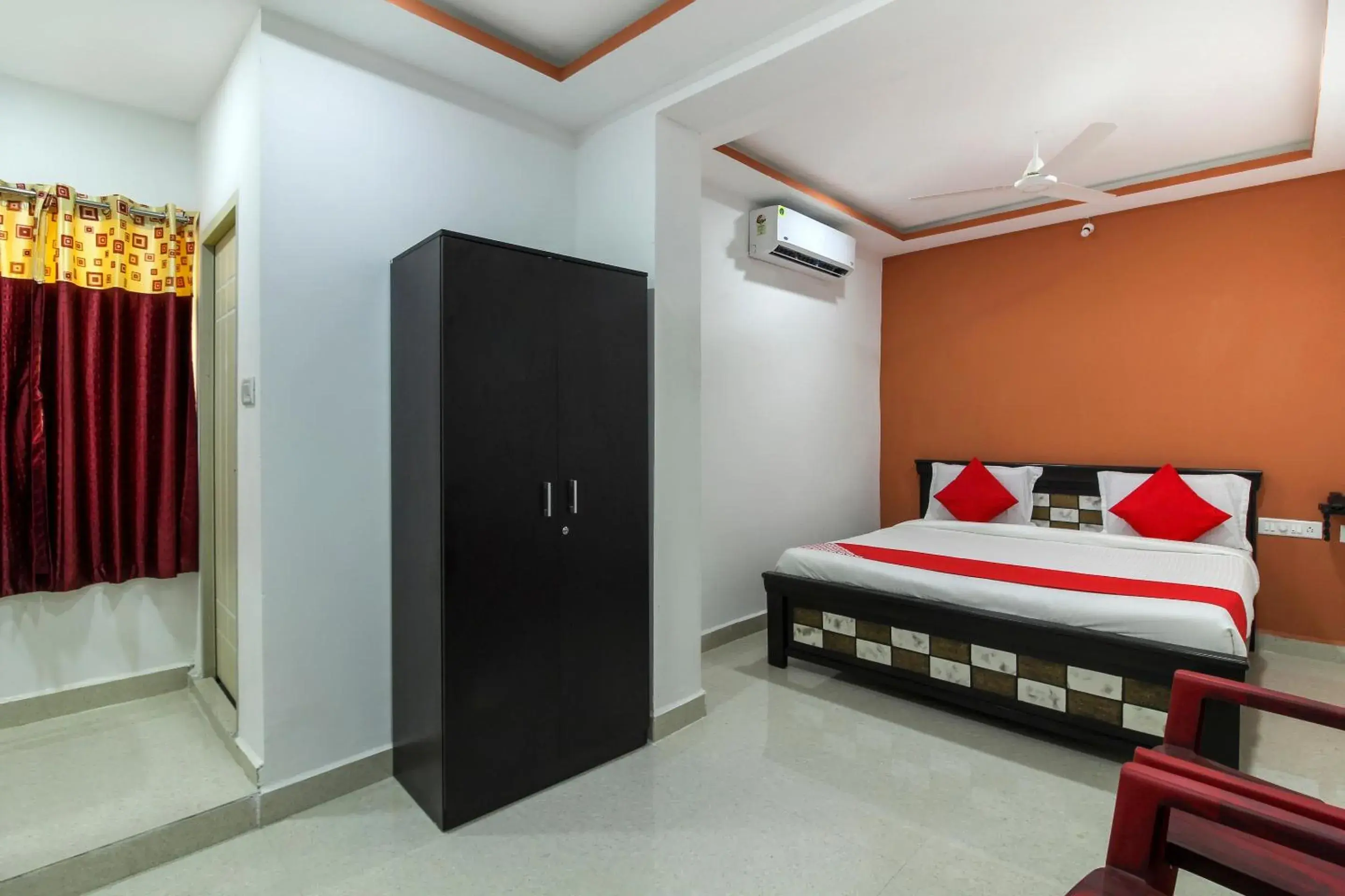 Bedroom, Bed in Super Hotel O New Cyber Grand Madhapur Bedroom, Bed in Super Hotel O New Cyber Grand Madhapur