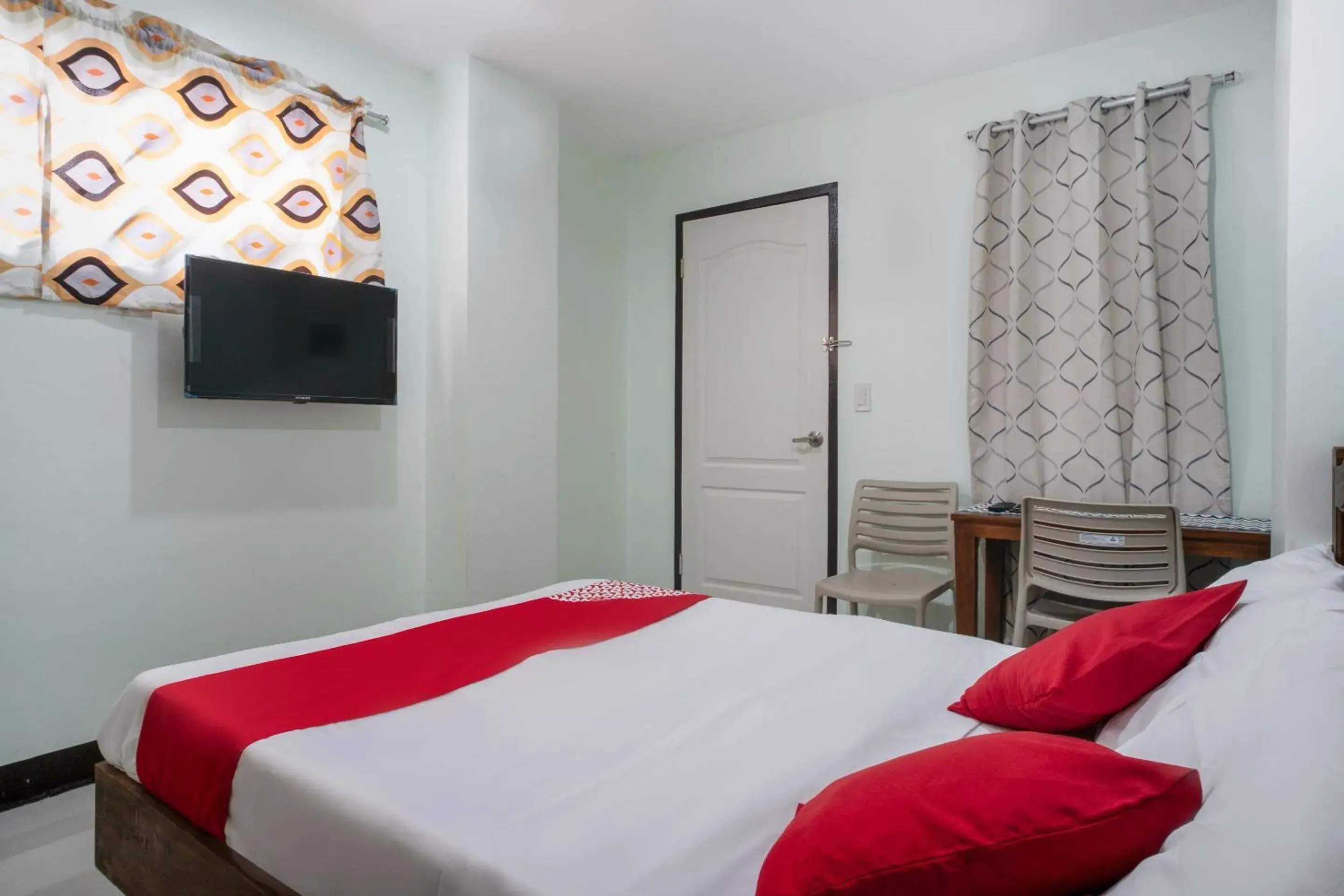 Bedroom in Super OYO 604 Chateau Cinco Dormitel Bedroom in Super OYO 604 Chateau Cinco Dormitel